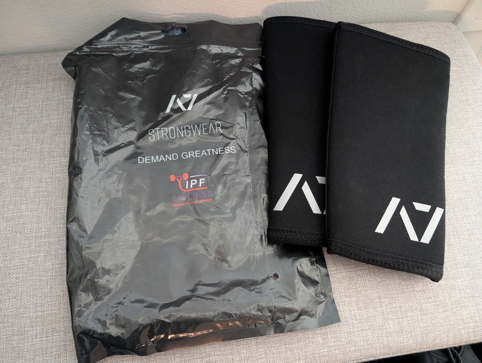 A7 Strongwear Knee Sleeves Black Size Small