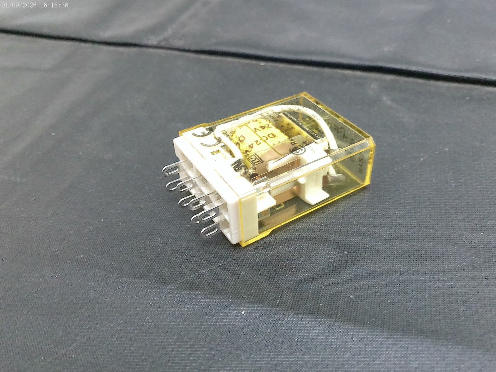 IDEC RY2S-UDC24V RELAY RY2S-U C24VDC - USA SELLER - LIGHT SPEED SHIPPING