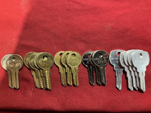 Lot Of 17 Assorted RO Keyblanks, For Rockford Locks