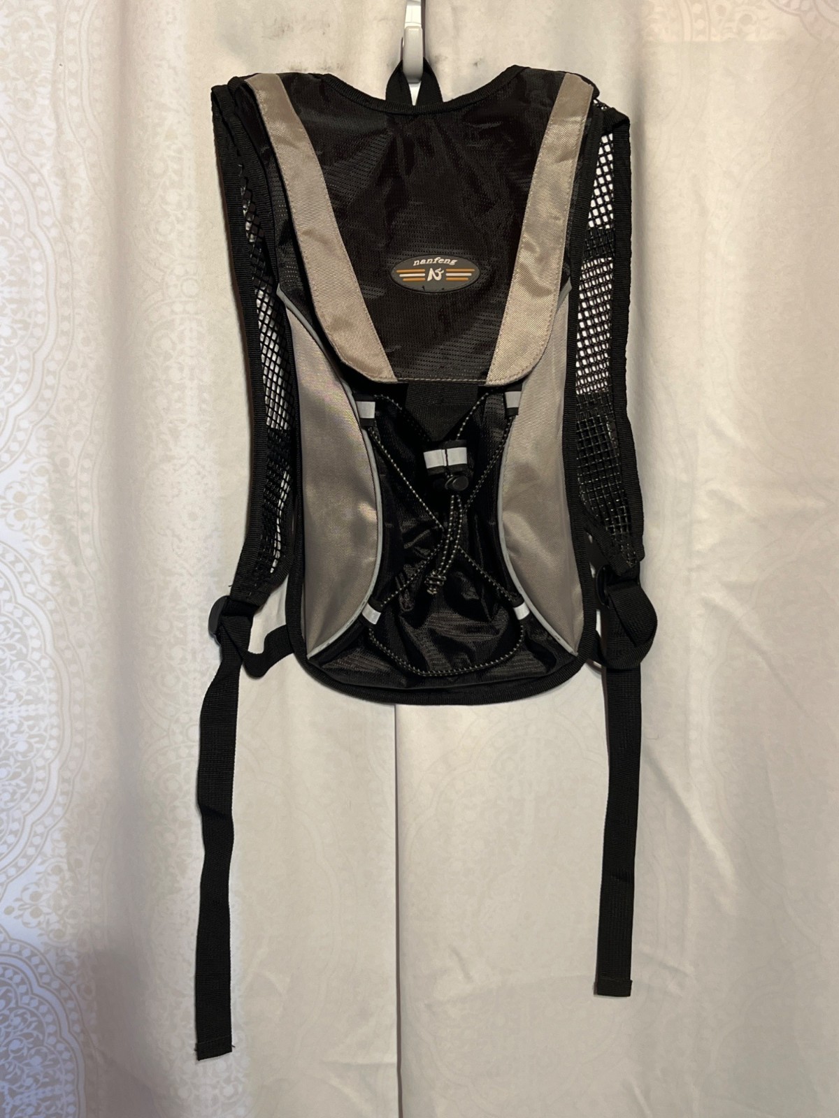 Nanfeng Hydration Backpack Airflow Design Mesh Panels & Adjustable Straps Black