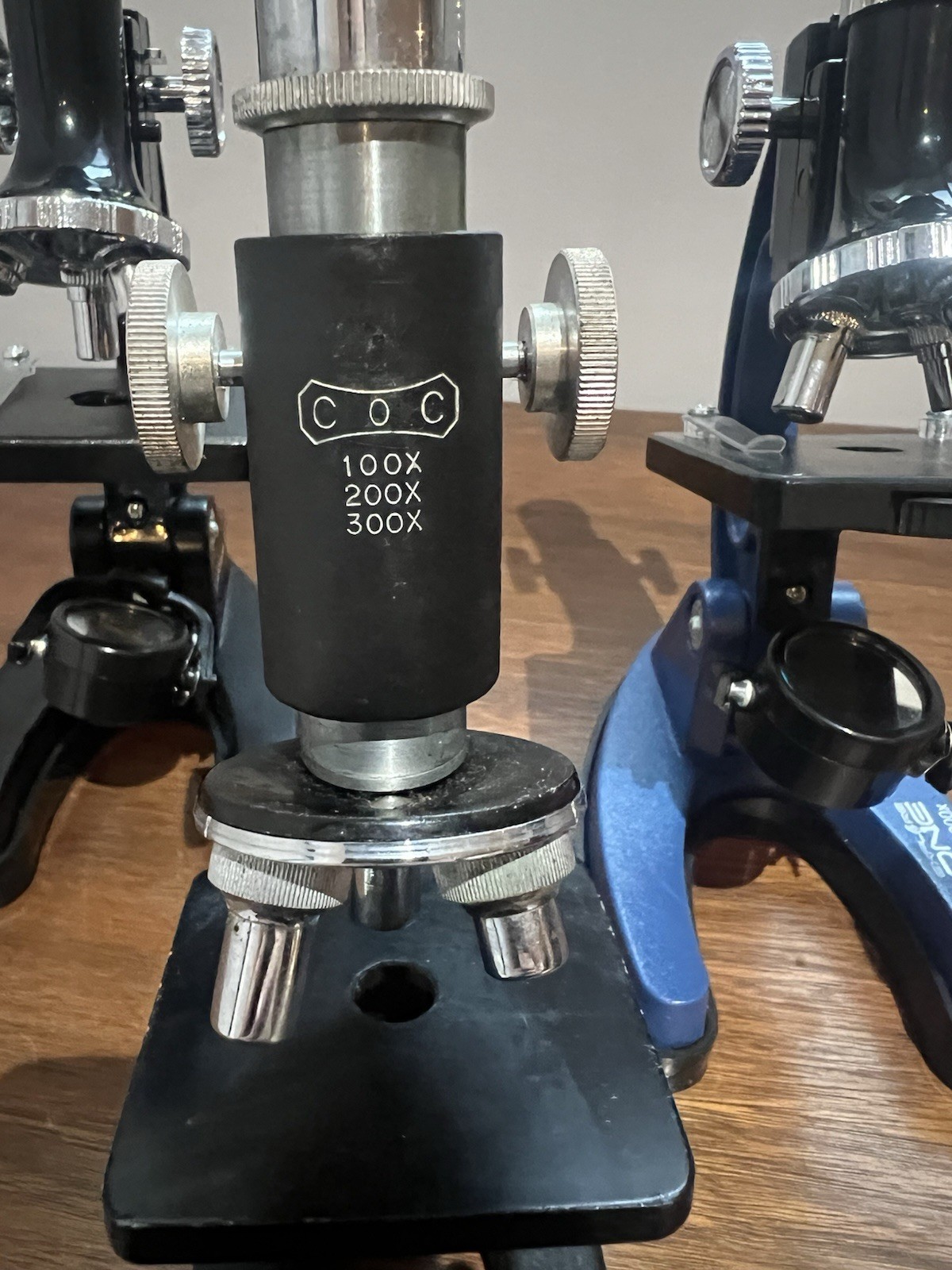 4 Microscopes