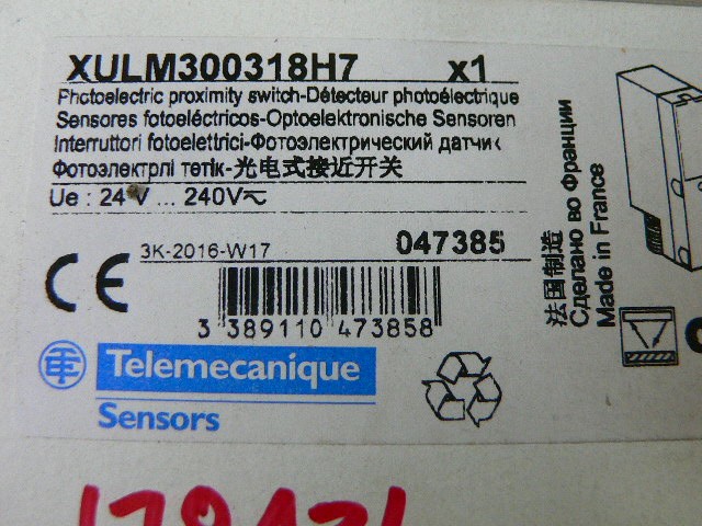 Telemecanique Sensors Photoelectric Sensor, Rectangular, Diffuse Xulm300318h7