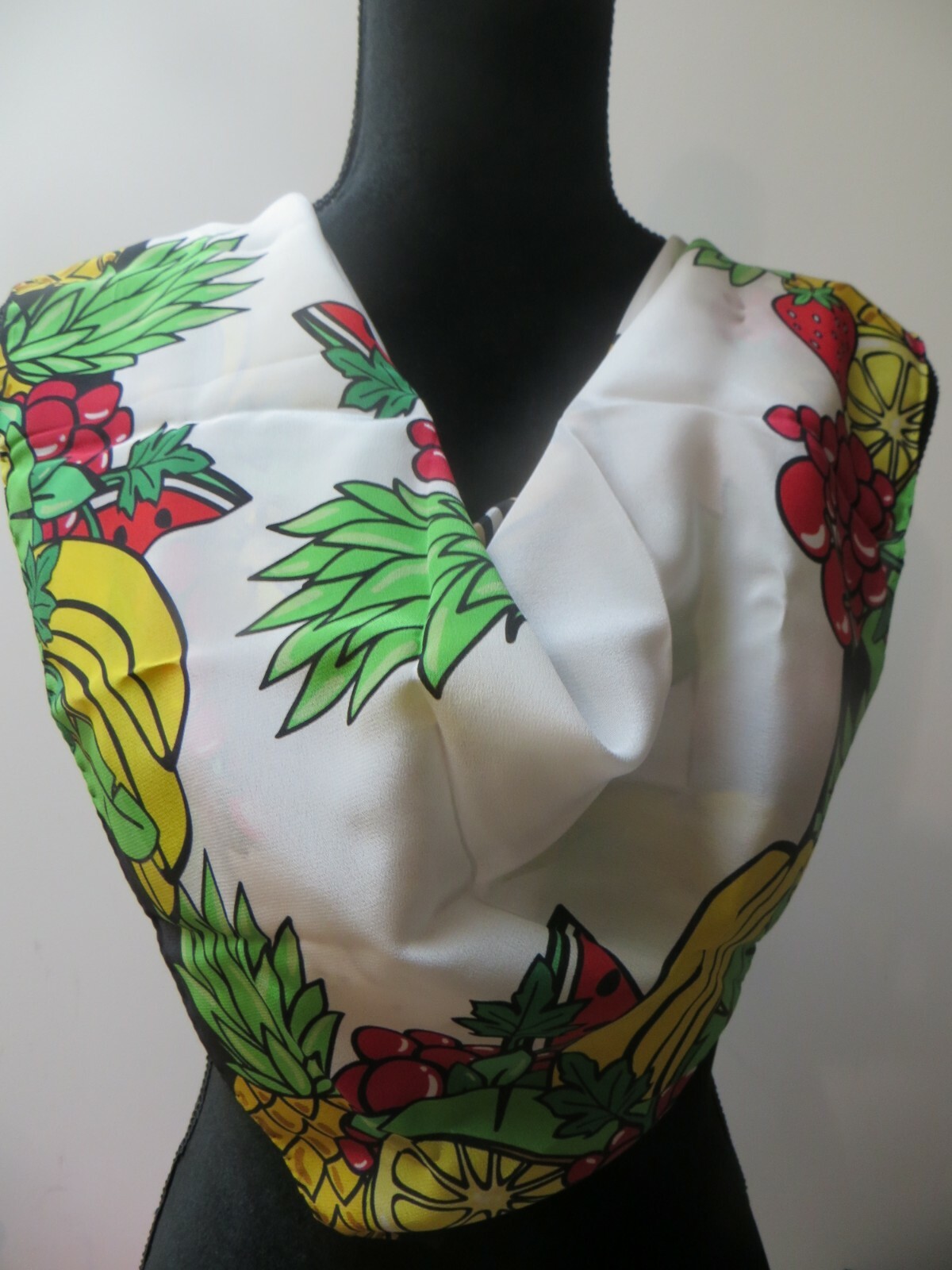 NWT MOSCHINO 100% SILK SCARF MADE IN ITALY