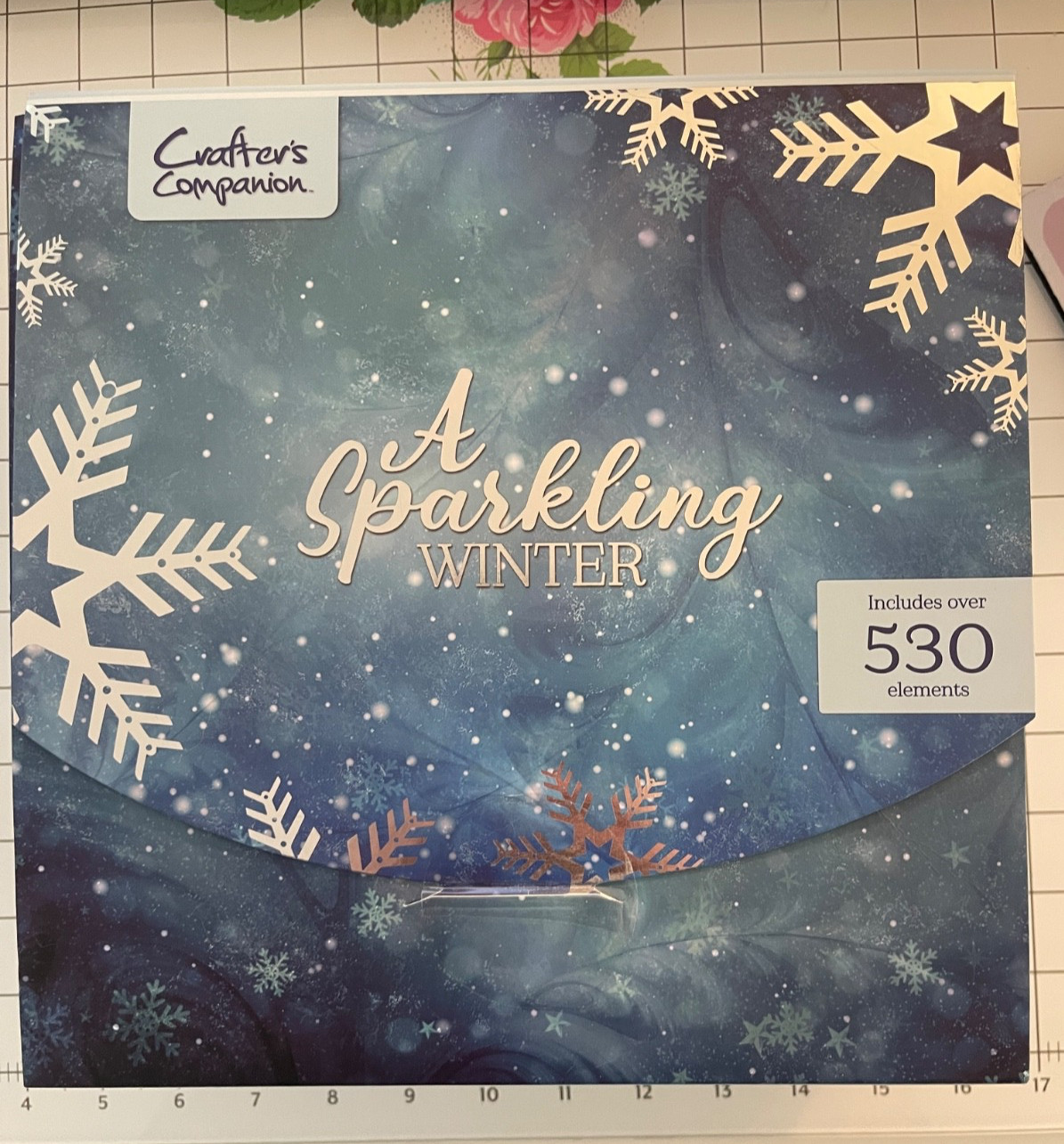 Crafters Companion - A Sparkling Winter Paper Crafting Kit - 530 Elements