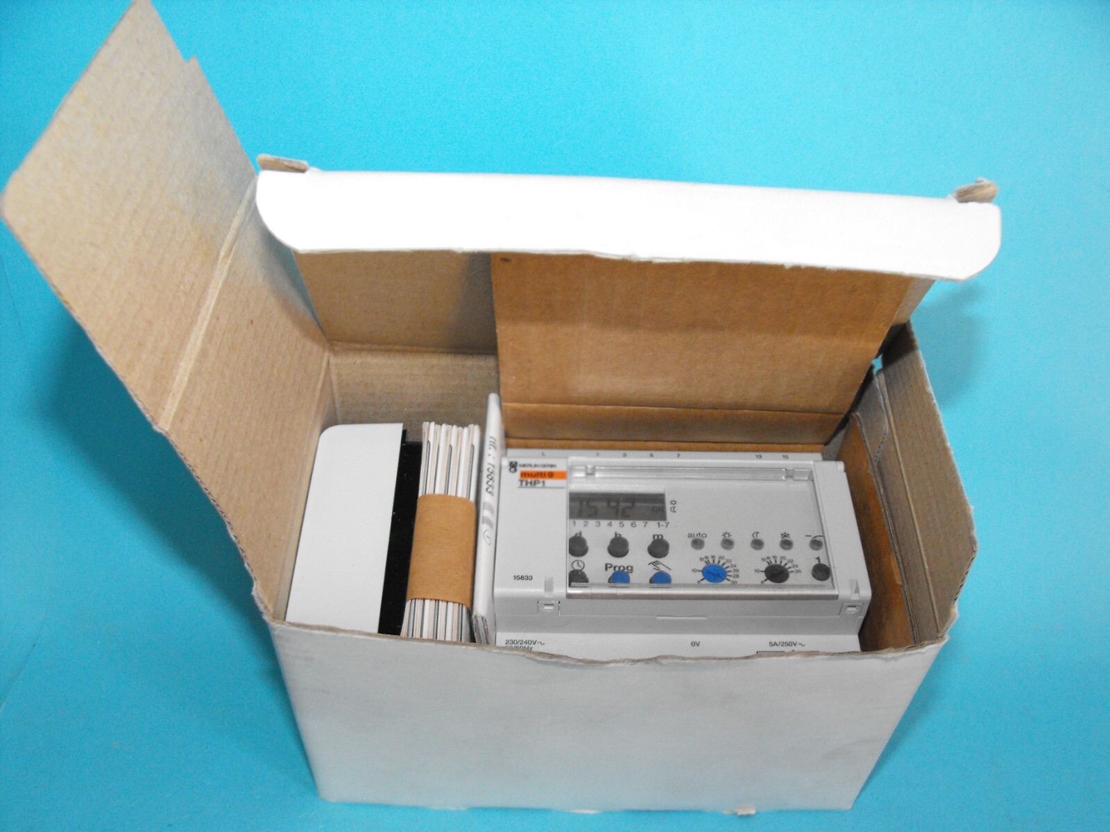 Schneider Electric THP1.Acti9.thermostat programmable.15833.NEW