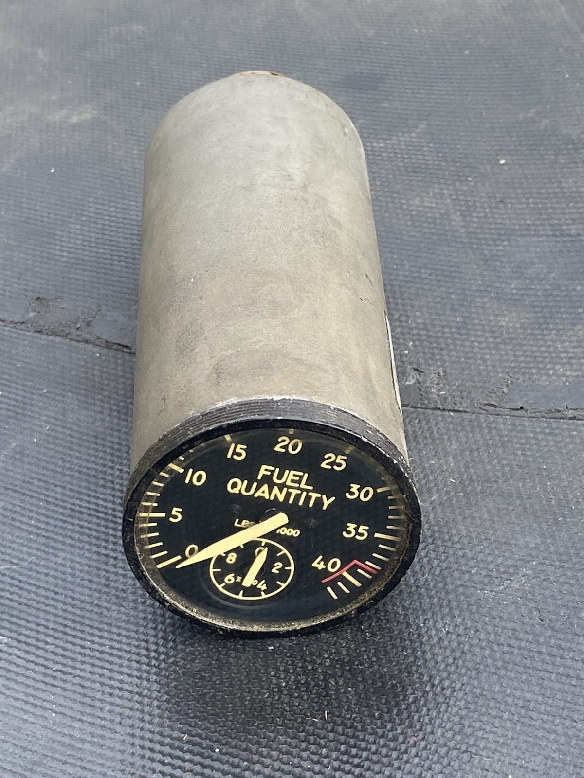 AIRCRAFT GAUGE FUEL FLOW RATE INDICATION Avien Inc. Air Force Fuel Quantity ￼￼