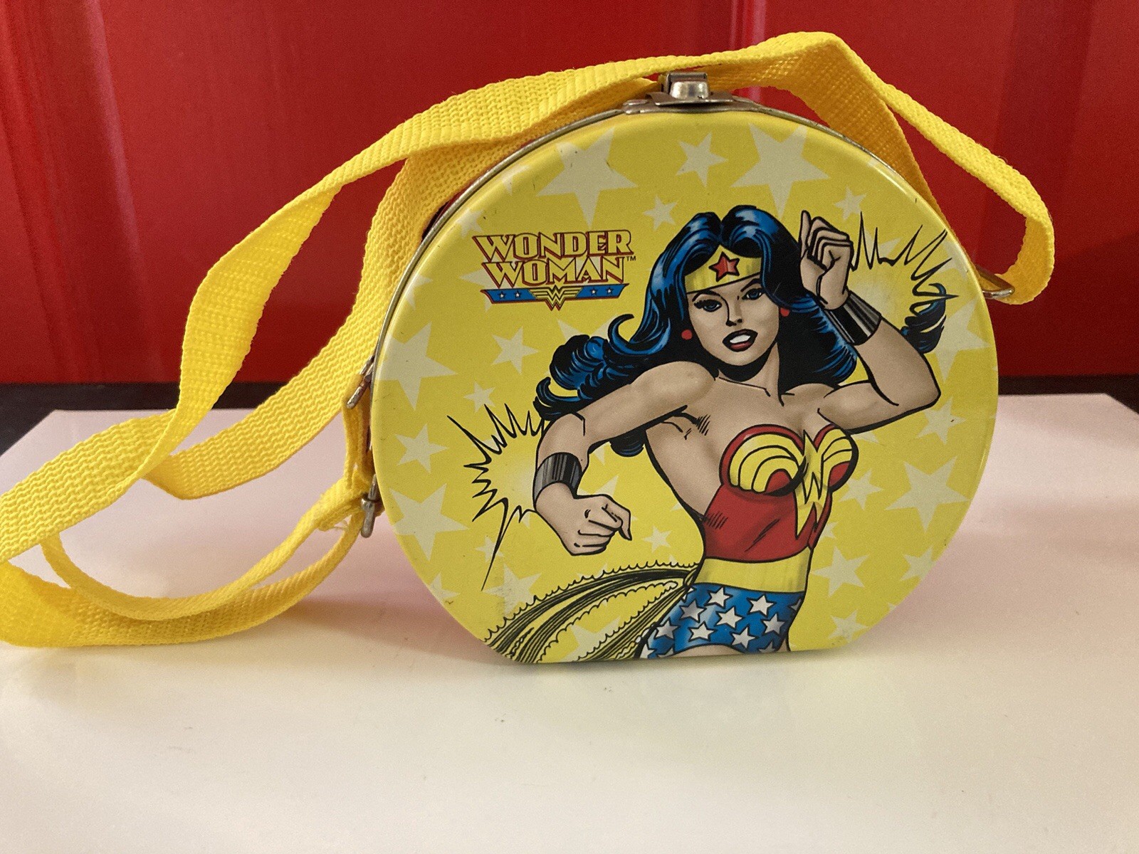 Dc Comics Classic Wonder Woman Round Yellow Illustration Tin Strap