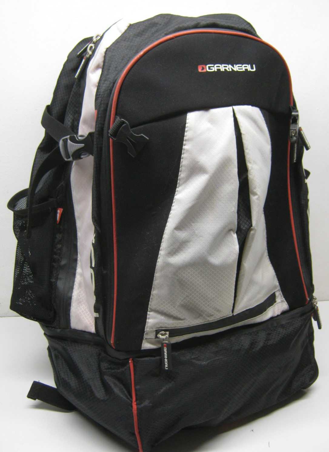 Louis Garneau Triathlon 44 liter Revo Backpack Black Cycling Bag Used