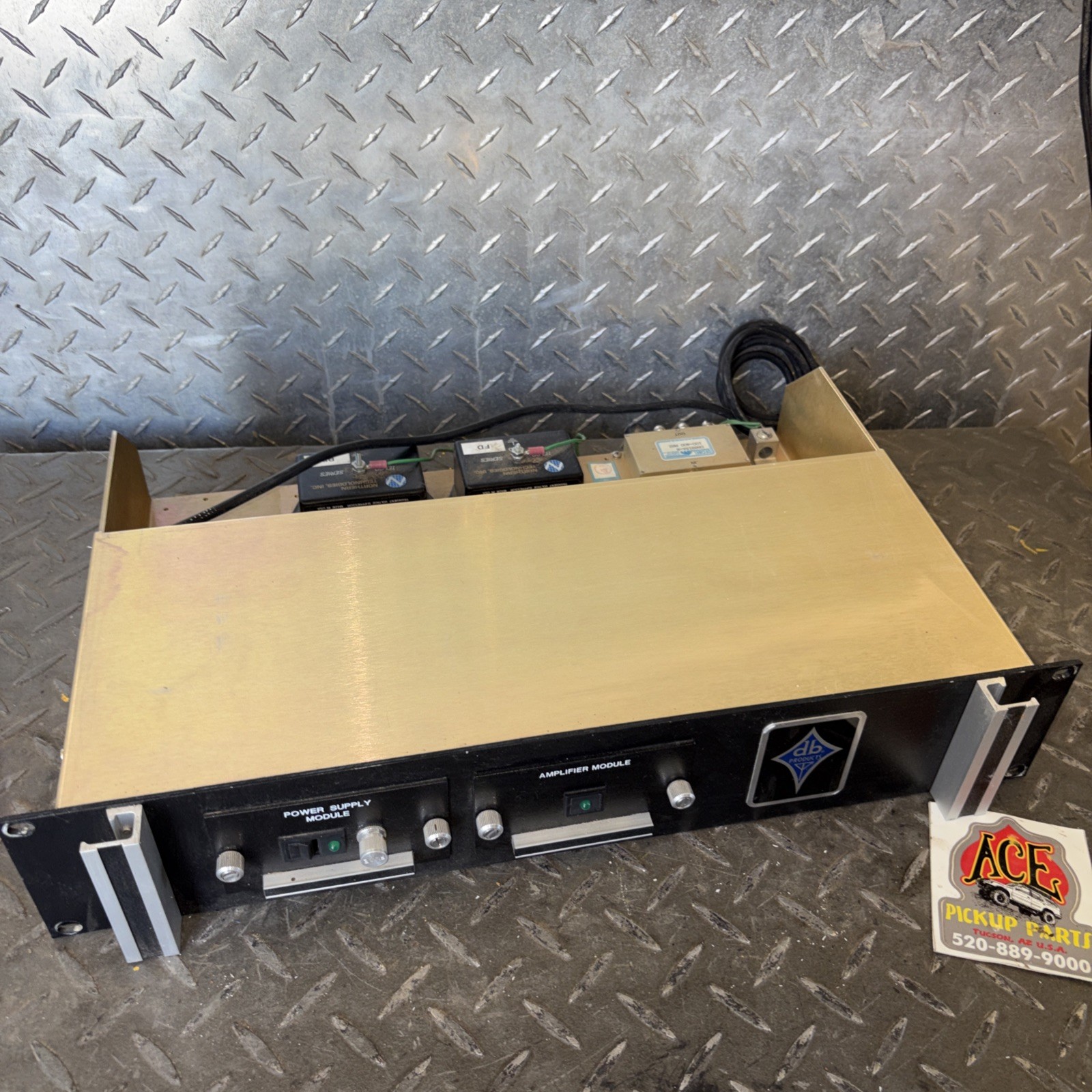 Decibel DB8204-100W Receiver Multicoupler