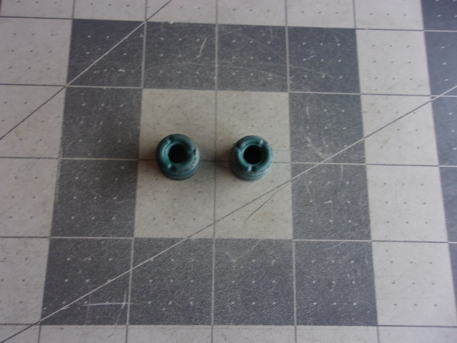 SBI 122-1100 (2) Valve Stem Seals