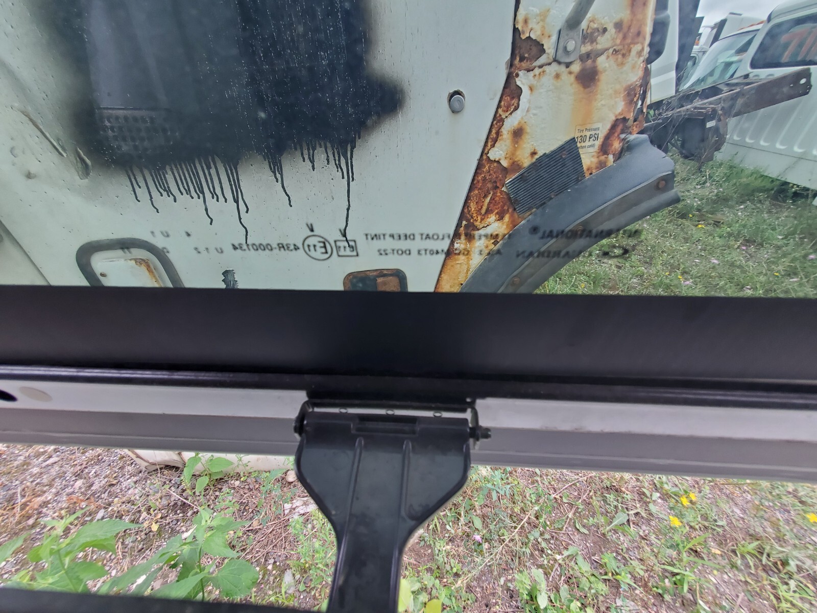 2012 International PROSTAR Right Middle Sleeper Window Pop Out E11 43R TINT CODE