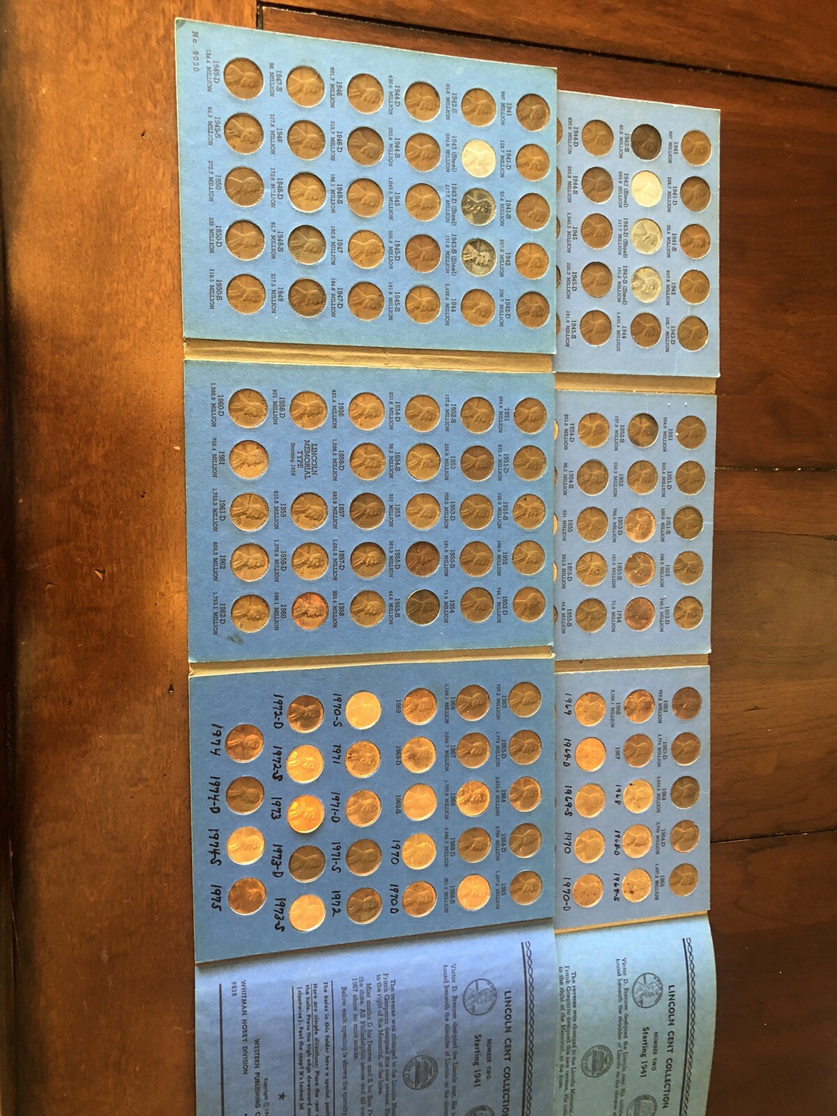 SET OF LINCOLN CENTS  IN WHITMAN COIN FOLDER, 1941-1975, 88-COINS