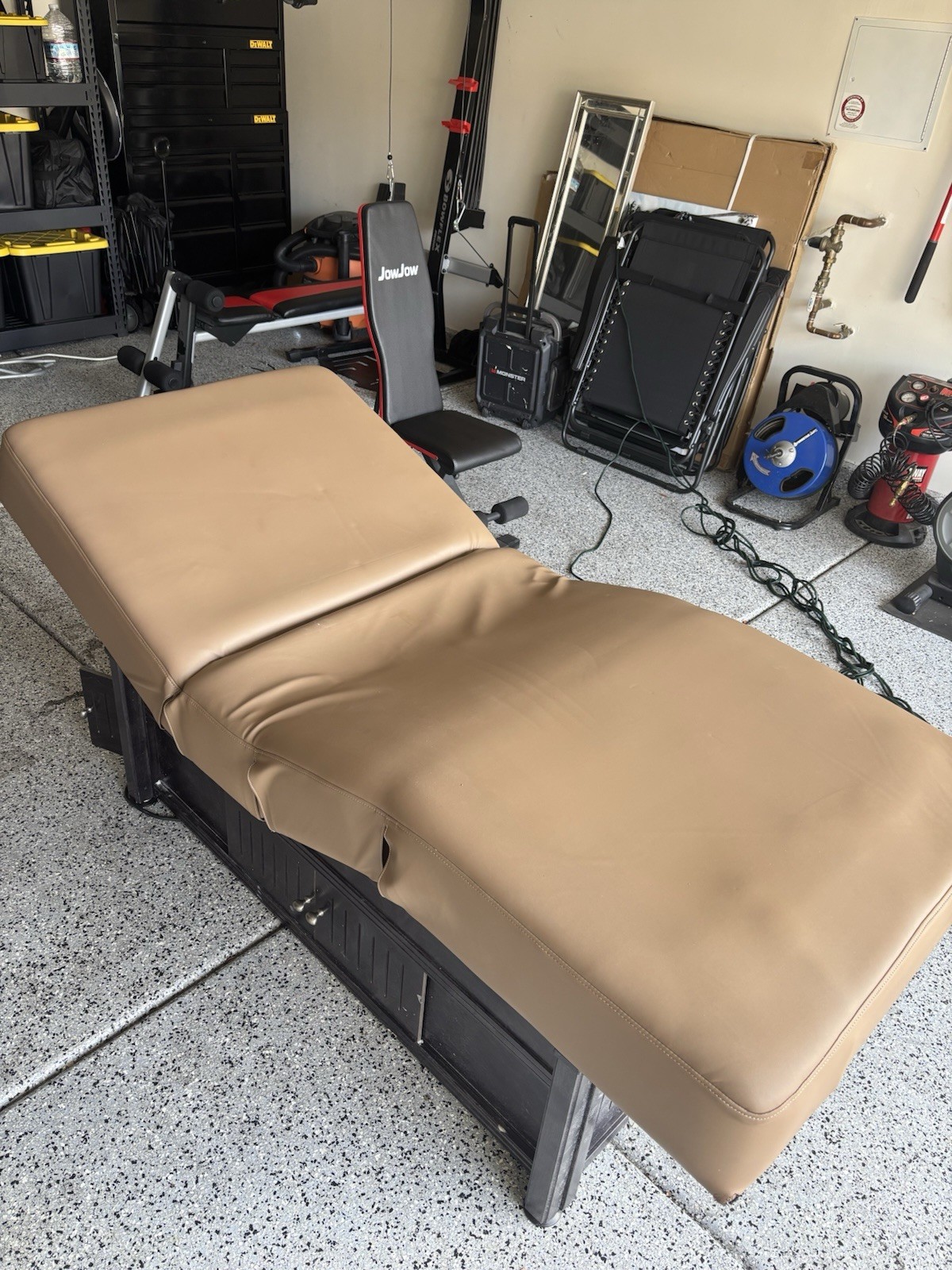 Living Earth Massage Bed