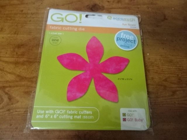 Accuquilt Go &Go Baby Quilt Die FUN FLOWER #55334-4 1/2"X4 1/4" -NIP