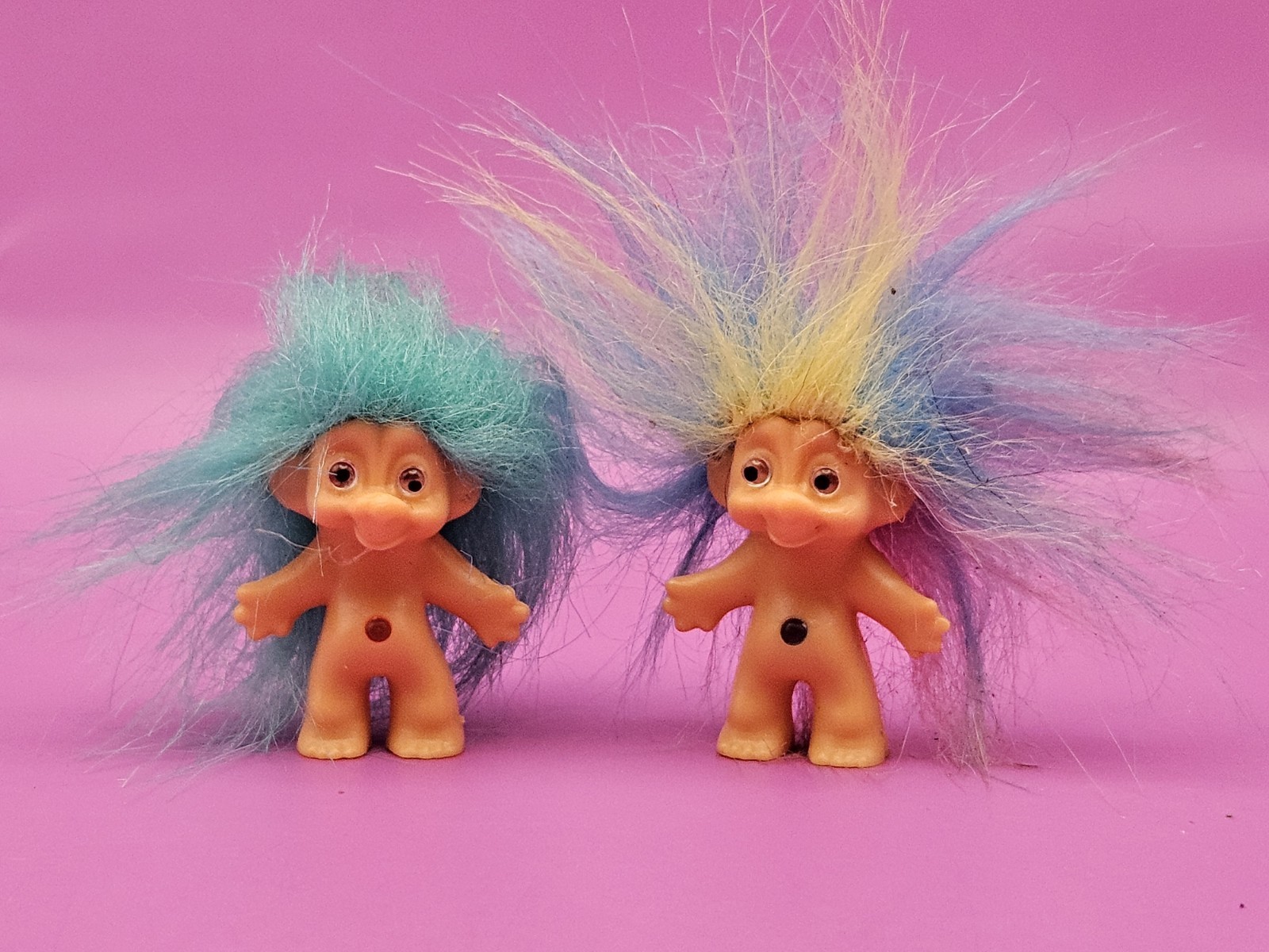 2021 DWA LLC Lot Of 2 Mini Troll Dolls 1" Figures LOOSE w Belly Jewels
