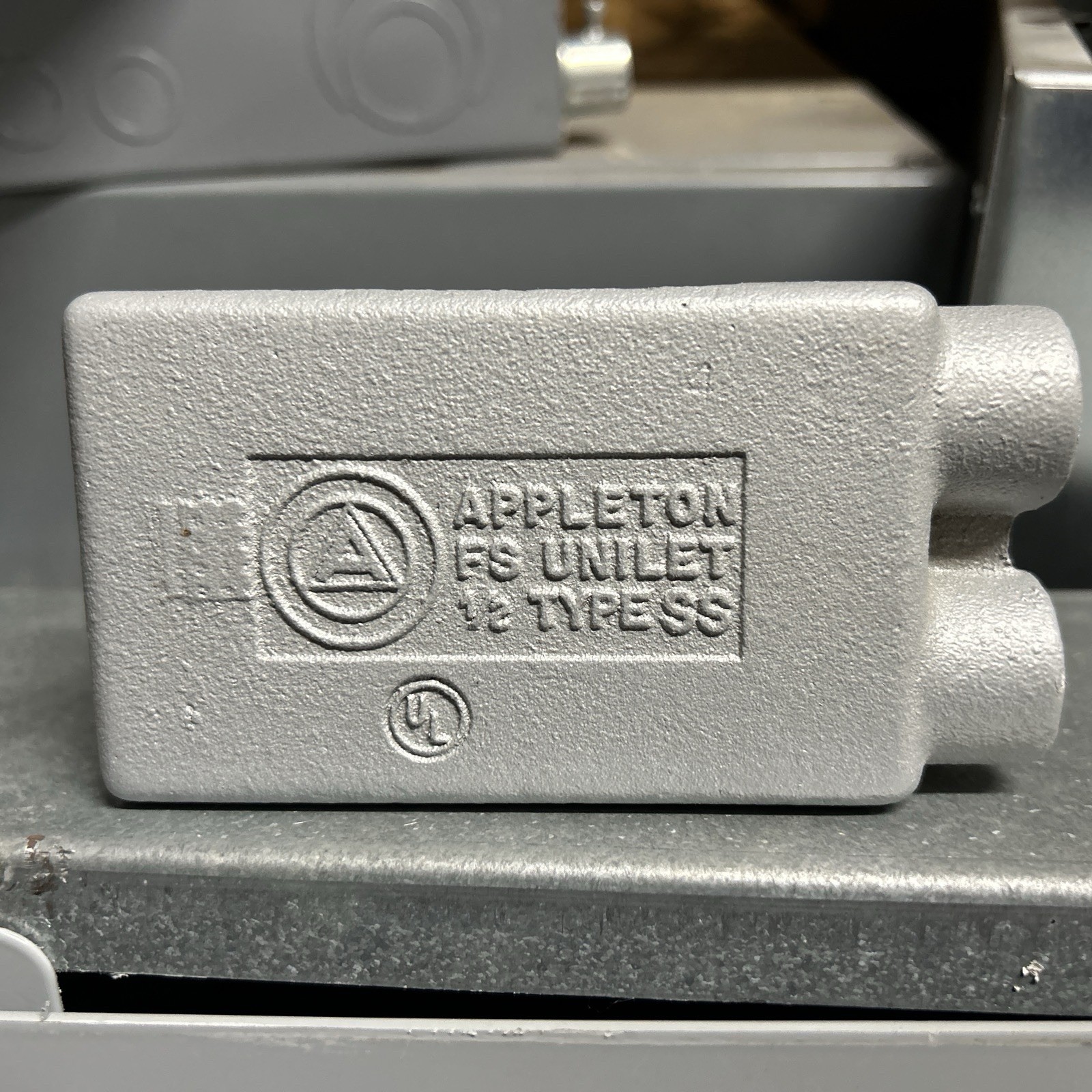 Appleton Electric FSS-1-50 Malleable Iron Rectangular Device Box