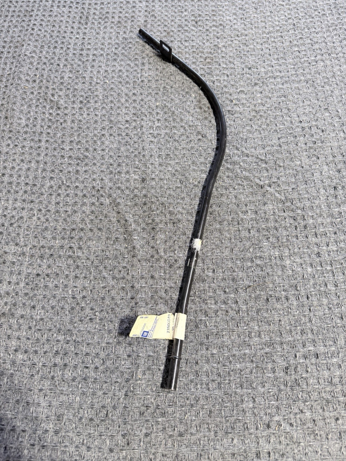 1992-1995 GMC K1500 OIL DIPSTICK  TUBE OEM NEW