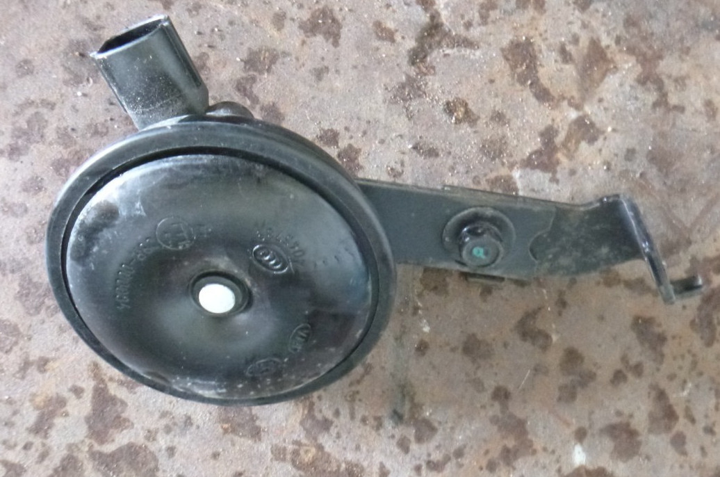 Hyundai i30 FD 12/07-4/12 Horn