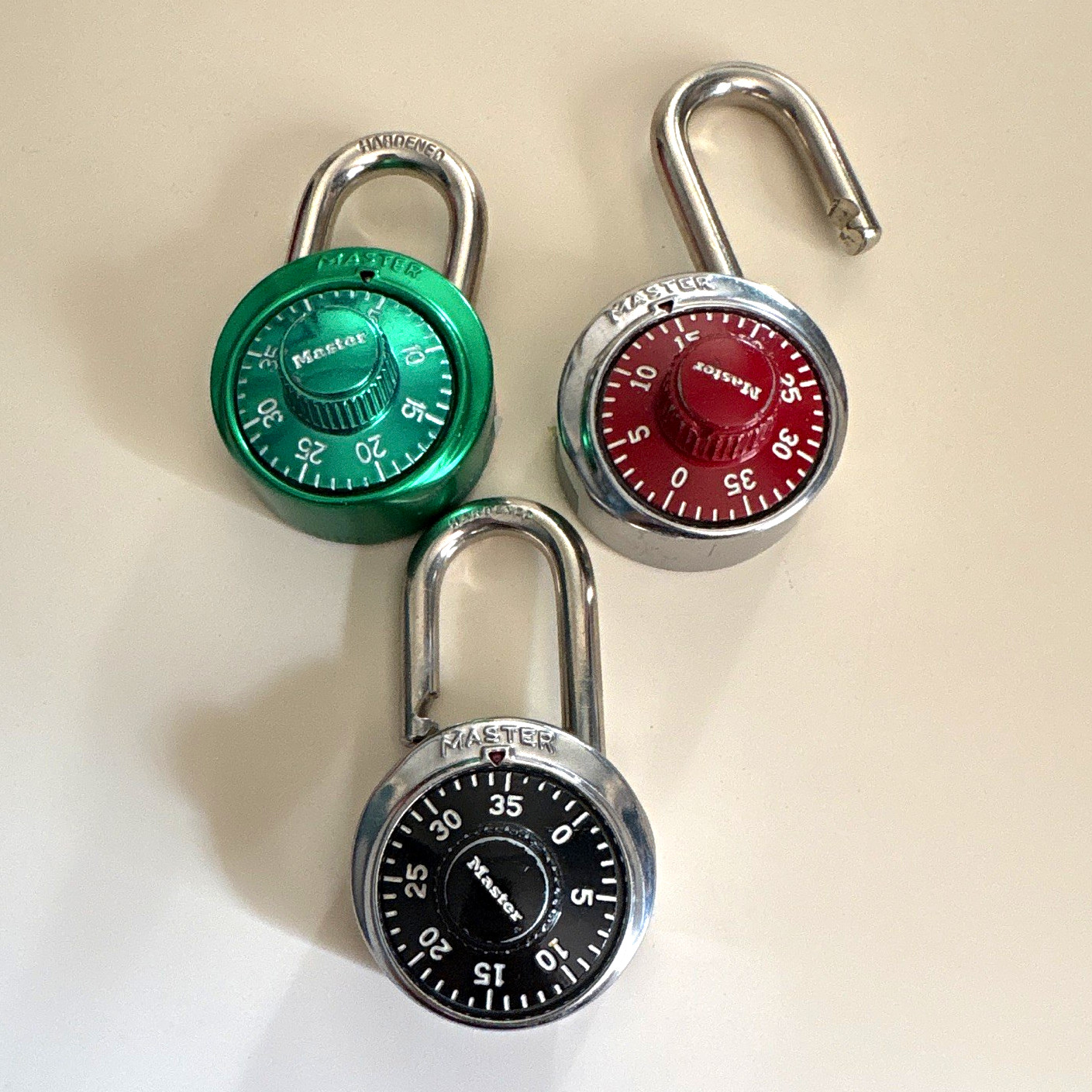 Master 1525 Resettable Combination Padlocks, 3-Pack Aluminum Body 1/4" Shackle