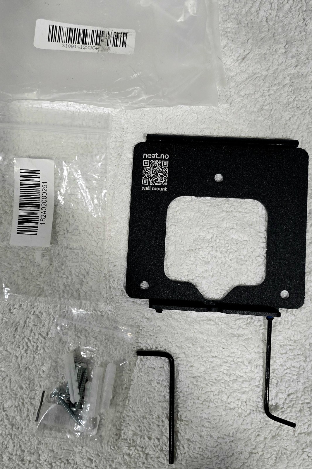 Neat NEATPAD Room Controller Scheduling. WALL MOUNT ONLY. Brand new.