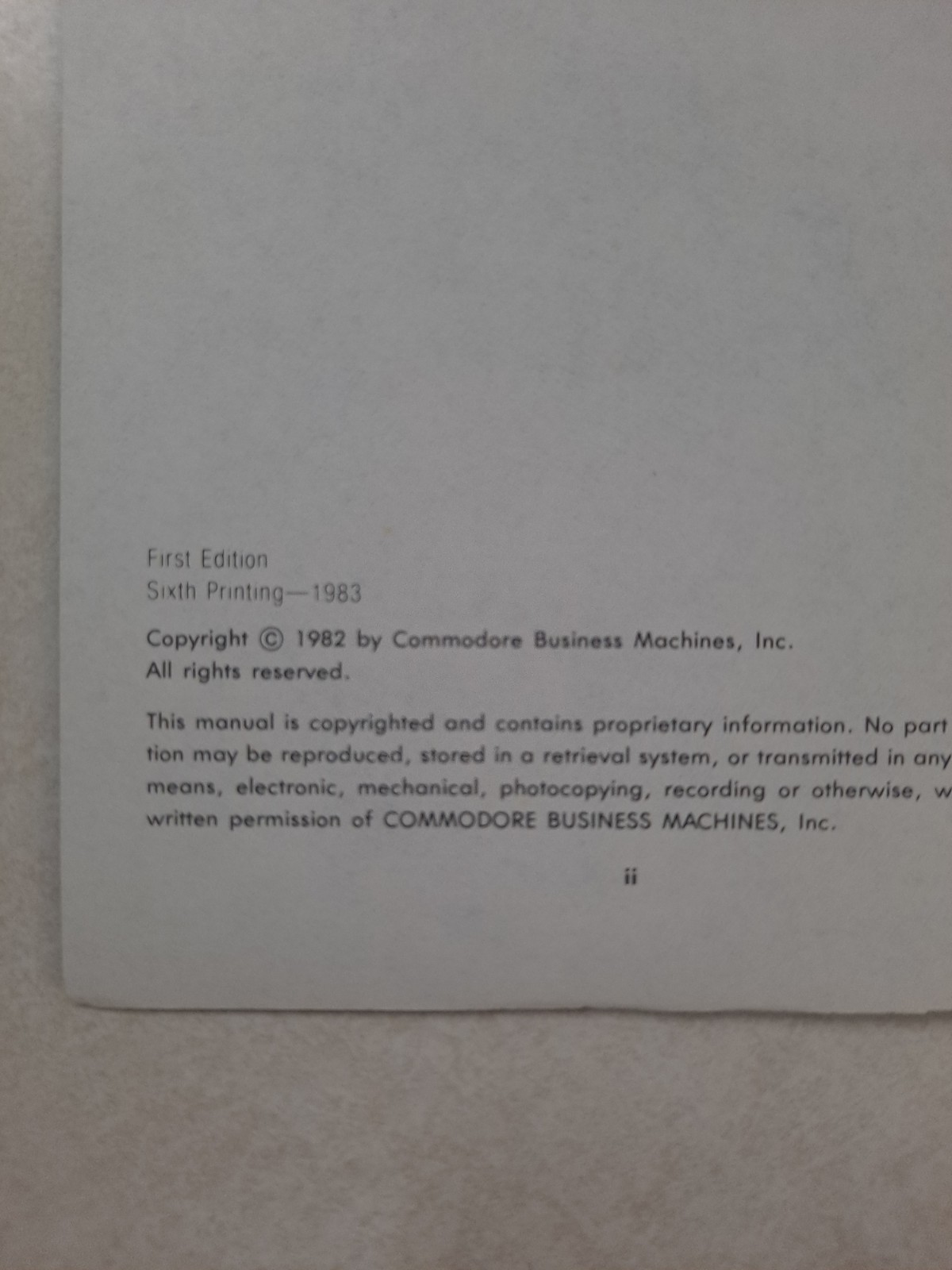 COMMODORE 64 User's Guide Book First Edition 6th Print 1983 Owners Manual