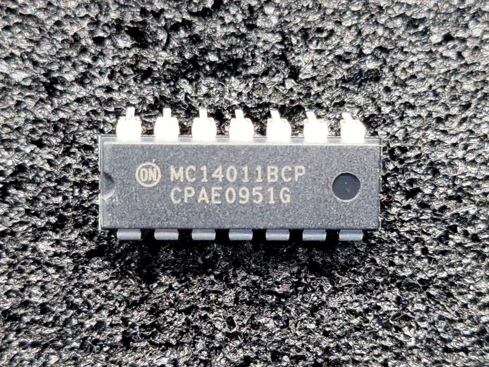 New (14pcs) MC14011BCPG ONSEMI IC Logic