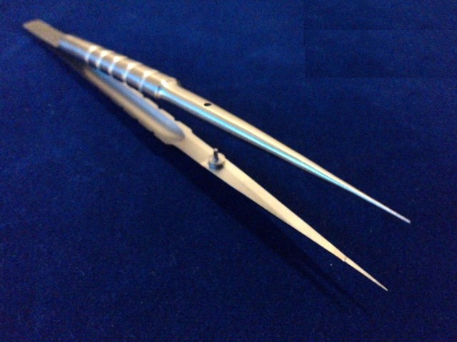 O.R GRADE MICRO MINOR SURGERY CASTROVIEJO SUTURE FORCEP 6" WITH TYING PLATFORM