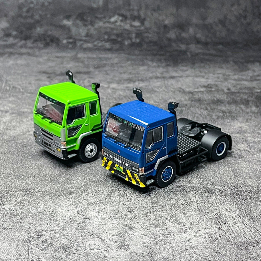 DBGT 1/64 Scale Fuso The Great Truck Tractor Diecast Alloy Model Car 2 Colors