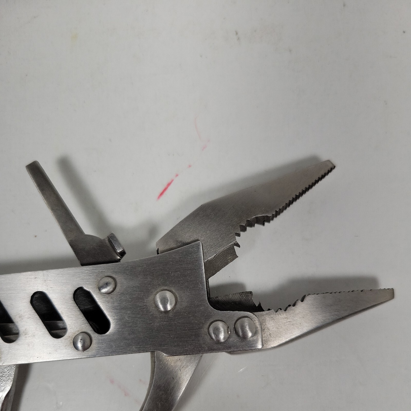Tomahawk Multi Tool - Pliers, Knife, File, Phillips/Flat Screwdriver, Opener