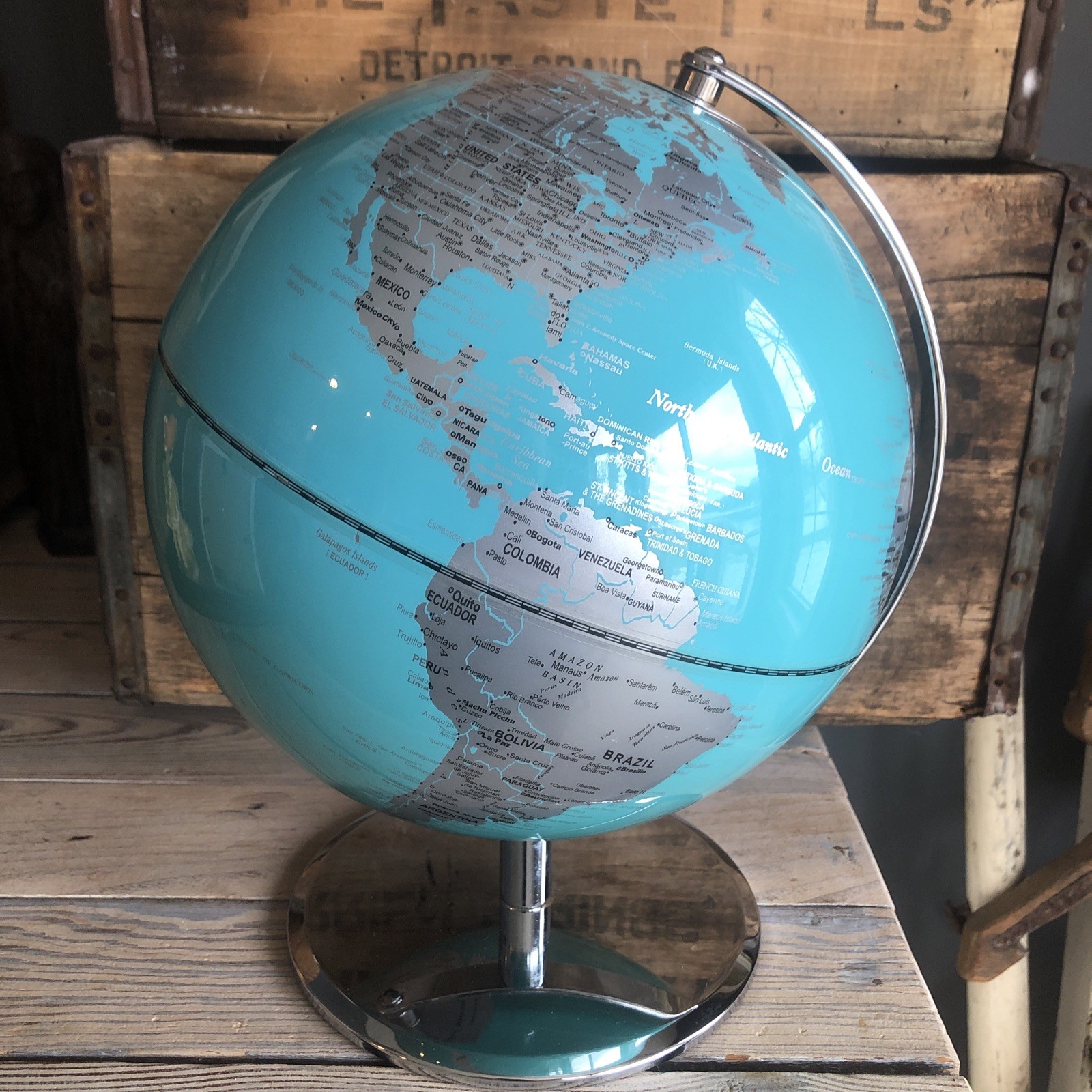 ZGALLERIE Chrome Base Explorer World Globe 12" Aquamarine Oceans Silver Clean