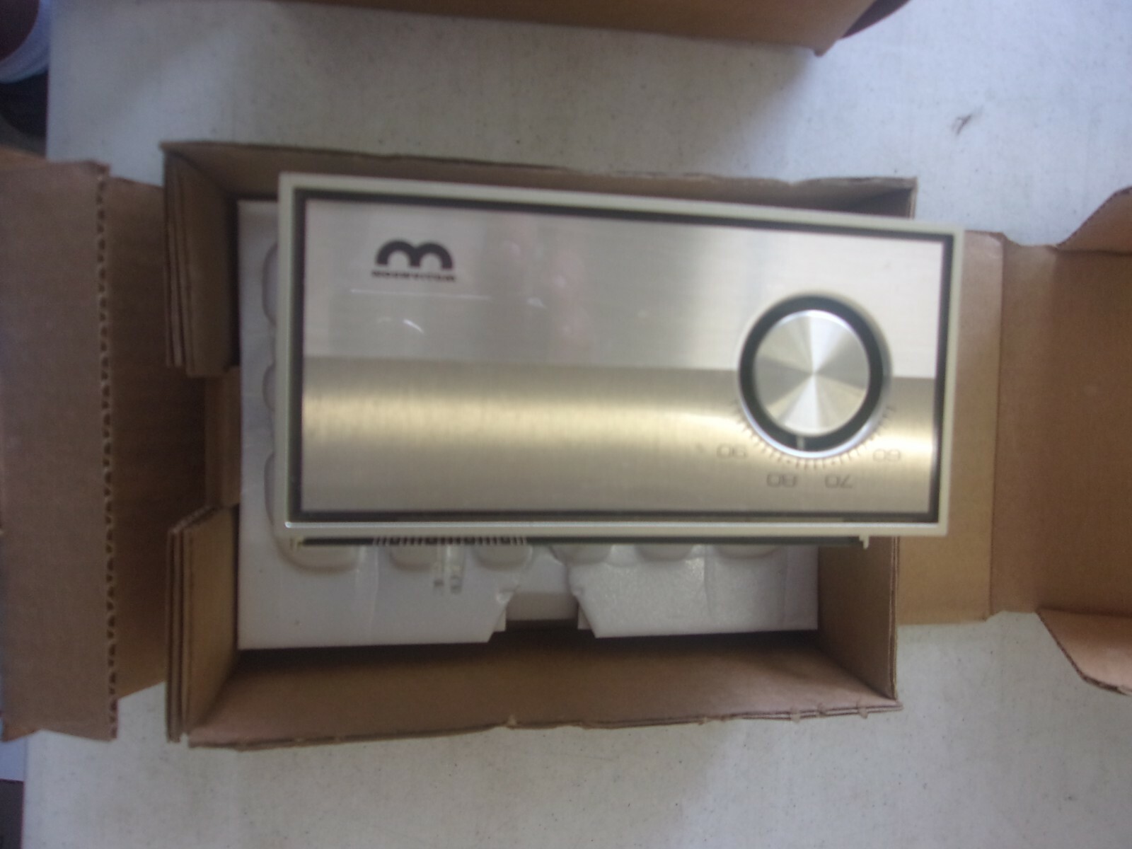 HOONEYWELLT872N 110  HEAT COOL THERMOSTAT 24V 2 STAGE HEAT 1 STAGE COOL