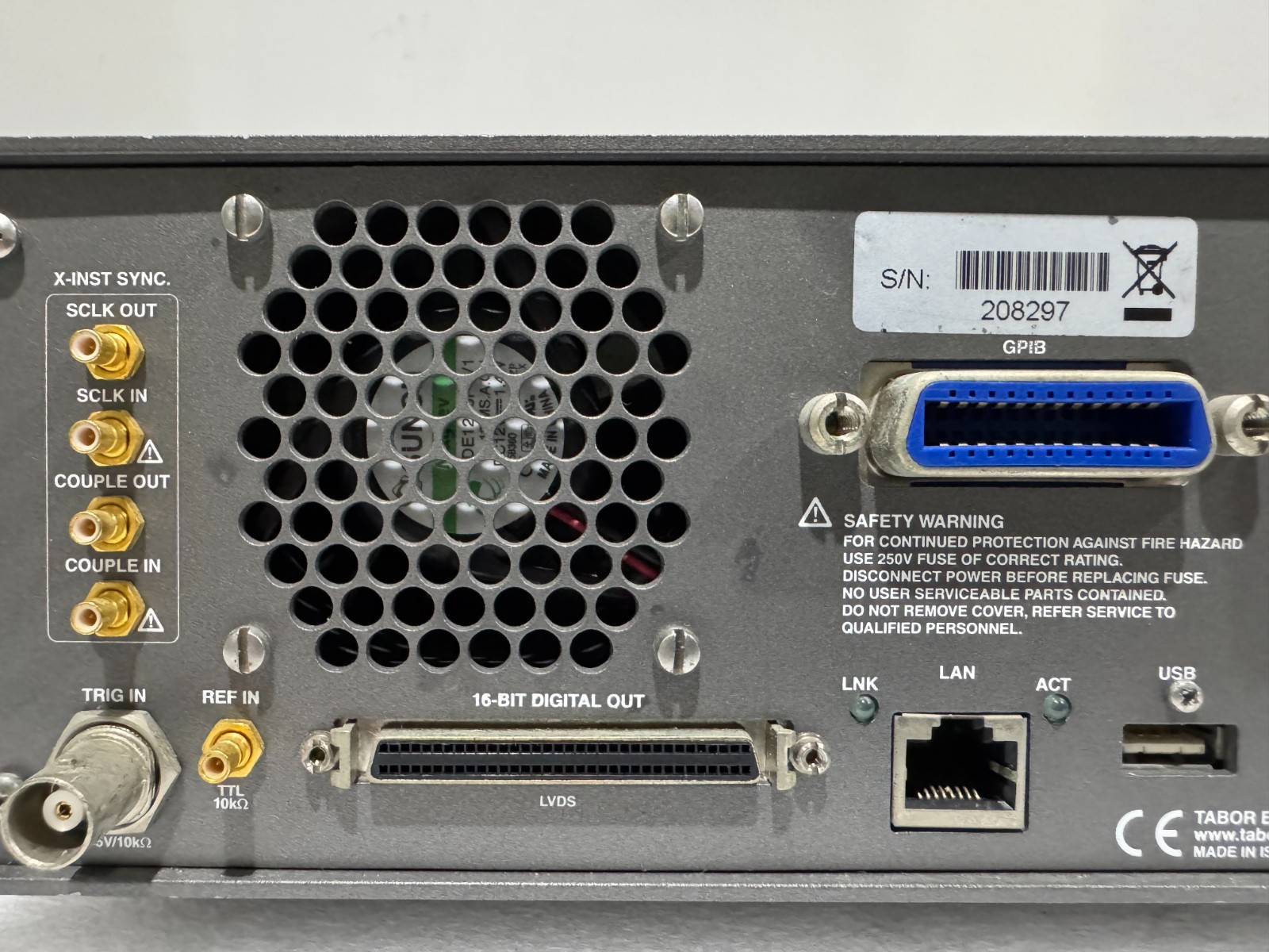 Tabor WW2571A 250MS/s Arbitrary Waveform Generator with LAN/USB/GPIB Interfaces