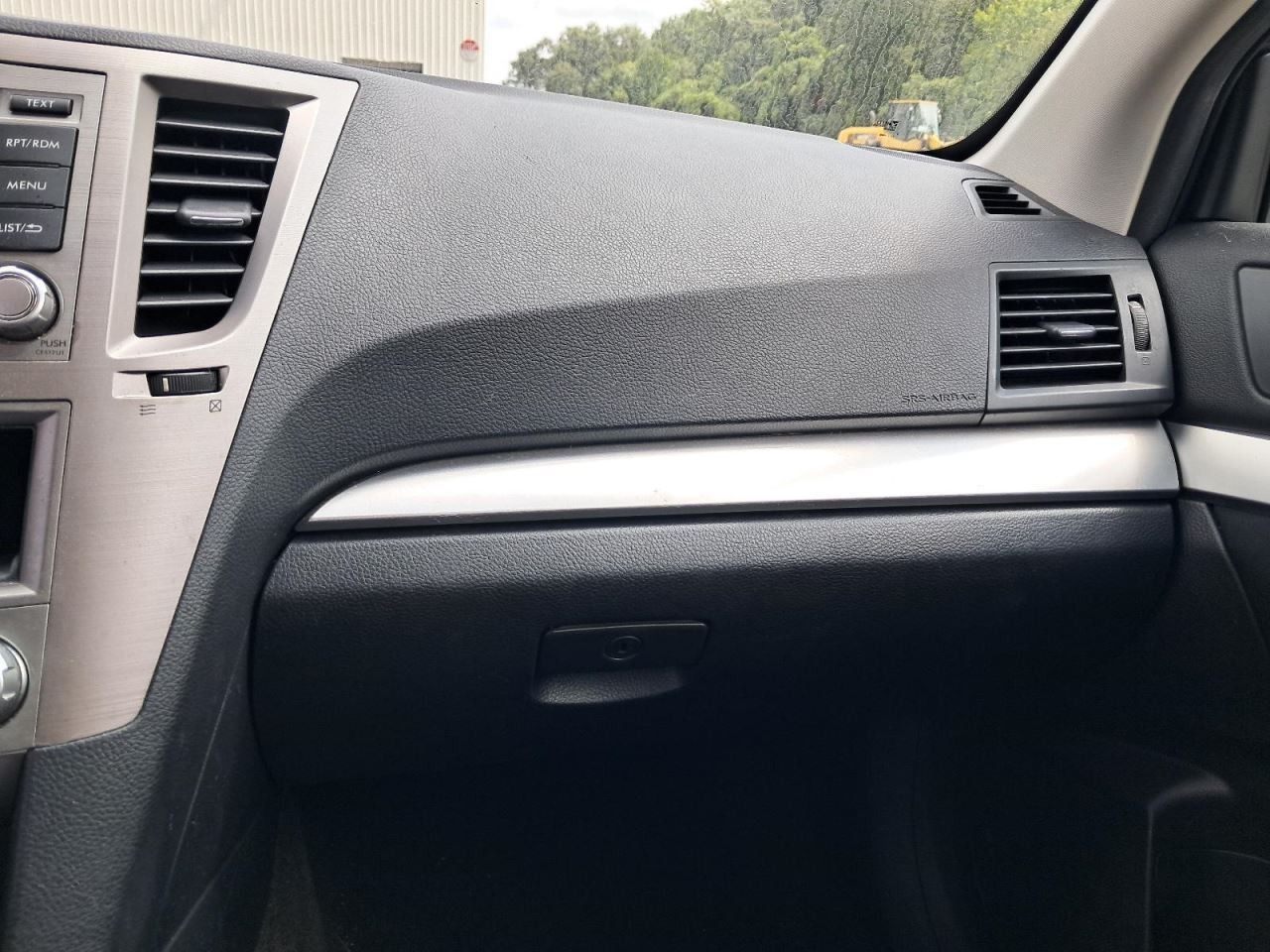 LEGACY    2013 Glove Box 4760230