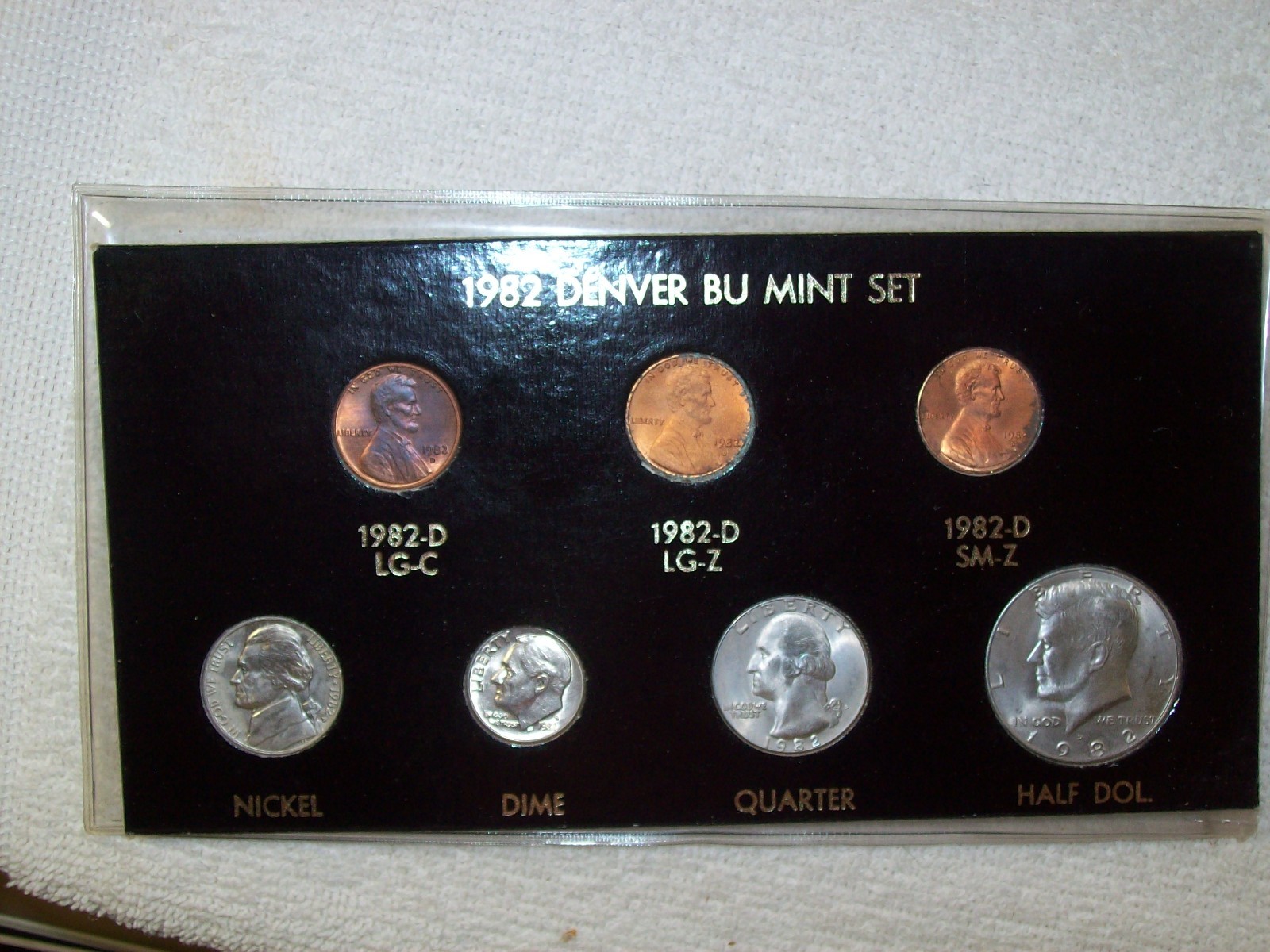 1982 D MINT SET 7 COIN