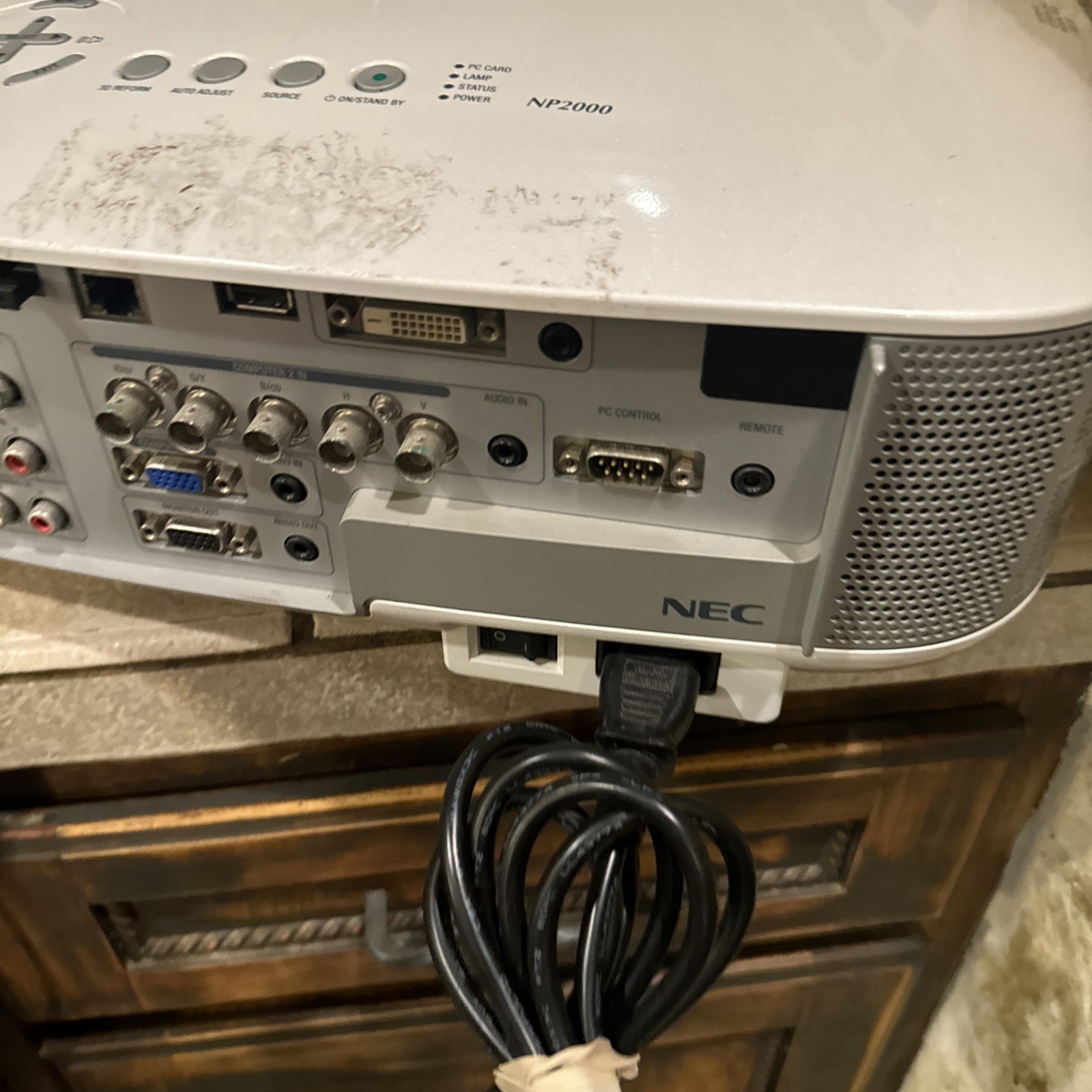 NEC NP2000 Projector High Resolution Multiple Inputs White