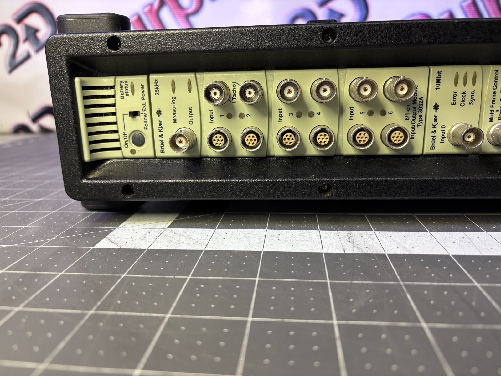 Bruel & Kjaer Controller Frame with 7536 Lan Module and 3032A Input Module.