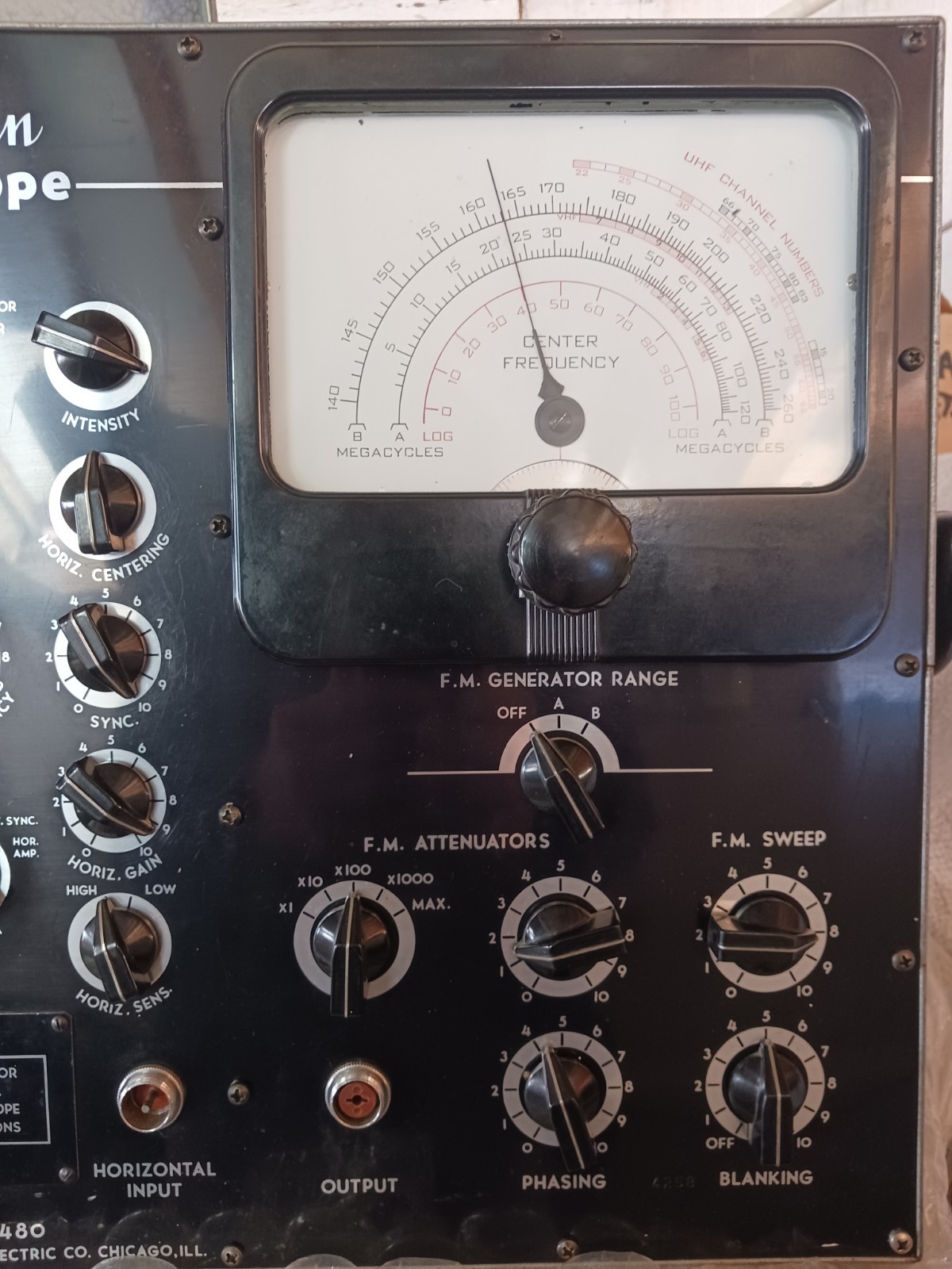 Simpson Model 480 FM-TV Genescope Powers On