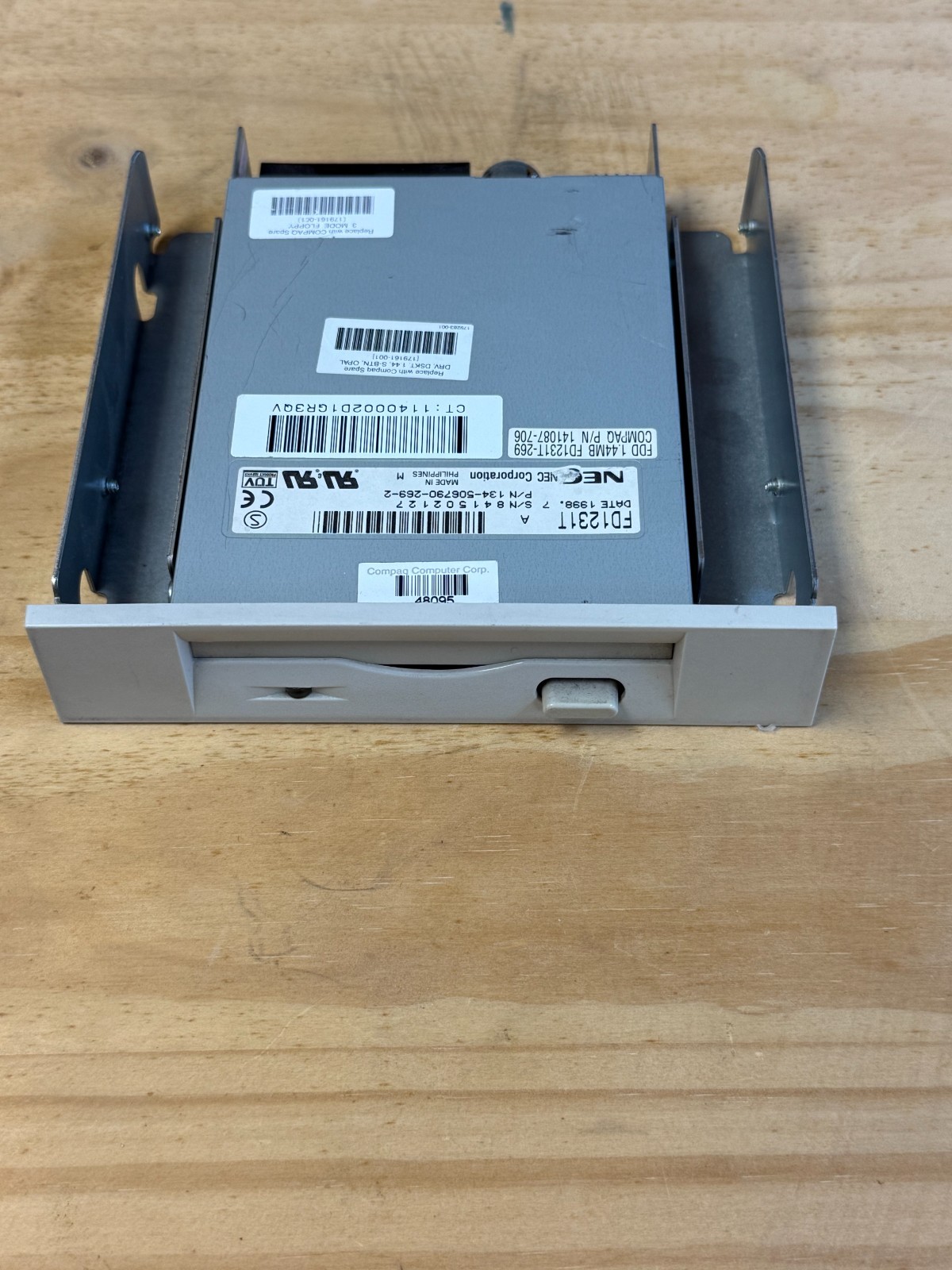 NEC FD1231T Internal 3.5 inch 1.44mb Floppy Disk Drive (Discs not included)