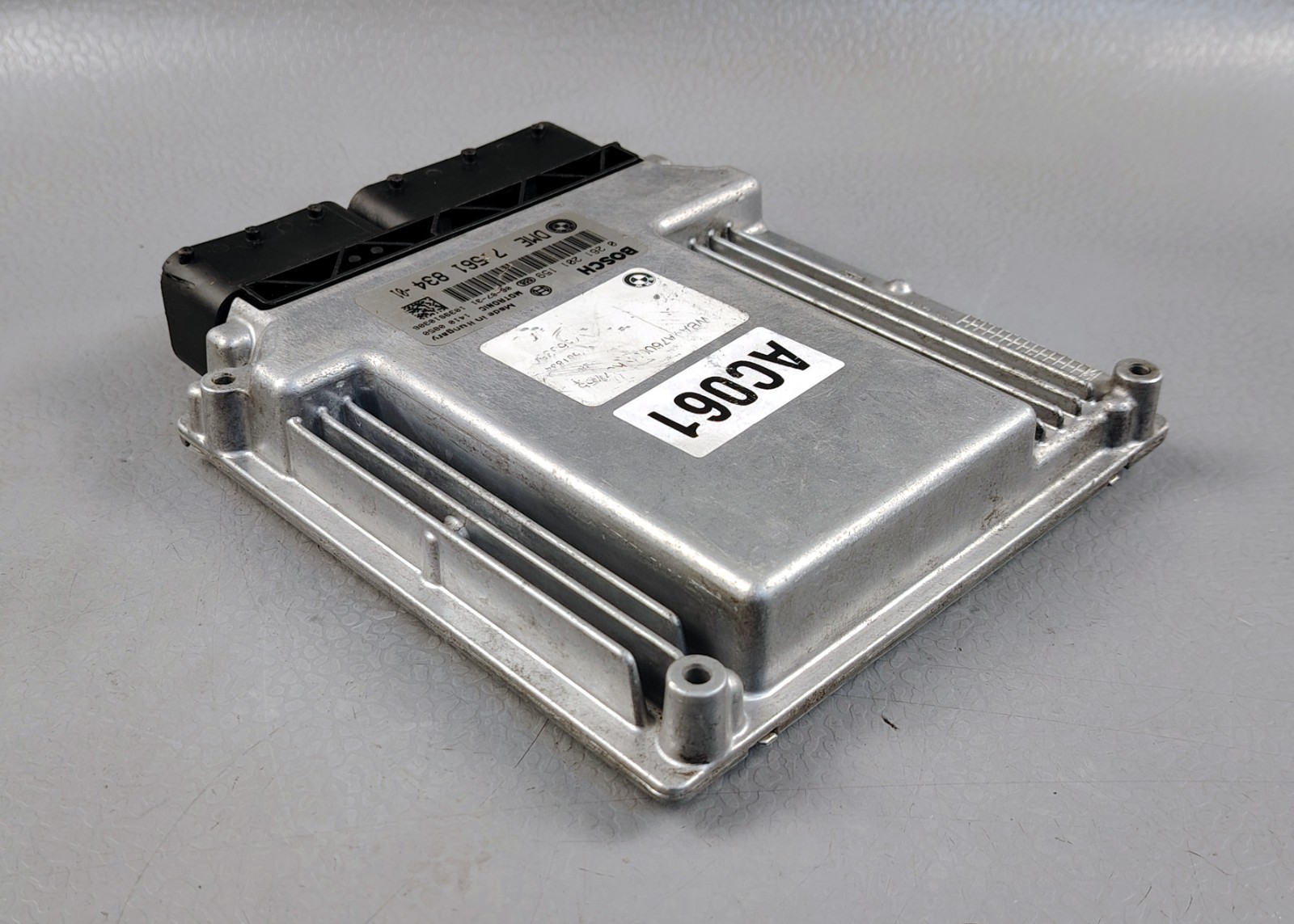 BMW E90 320i ENGINE CONTROL UNIT ECU MODULE DME 7561834 0261201159