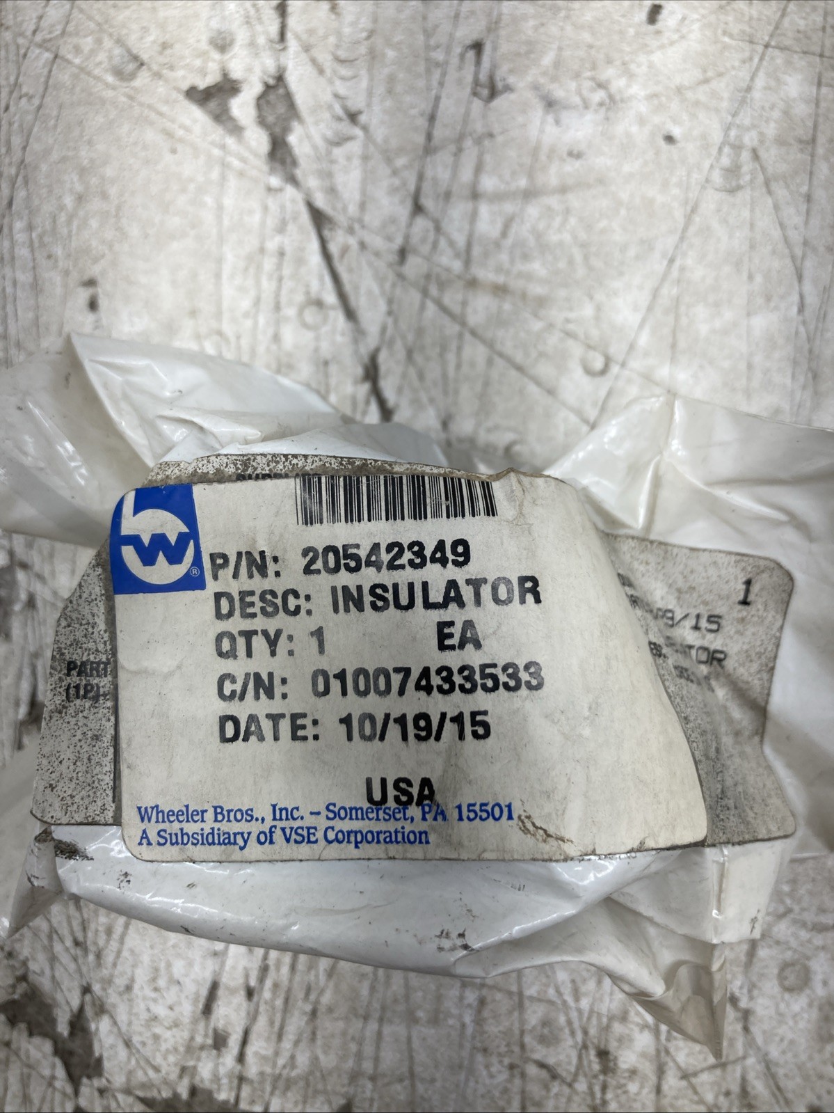 Genuine Mack Insulator 20542349 (New Old Stock)