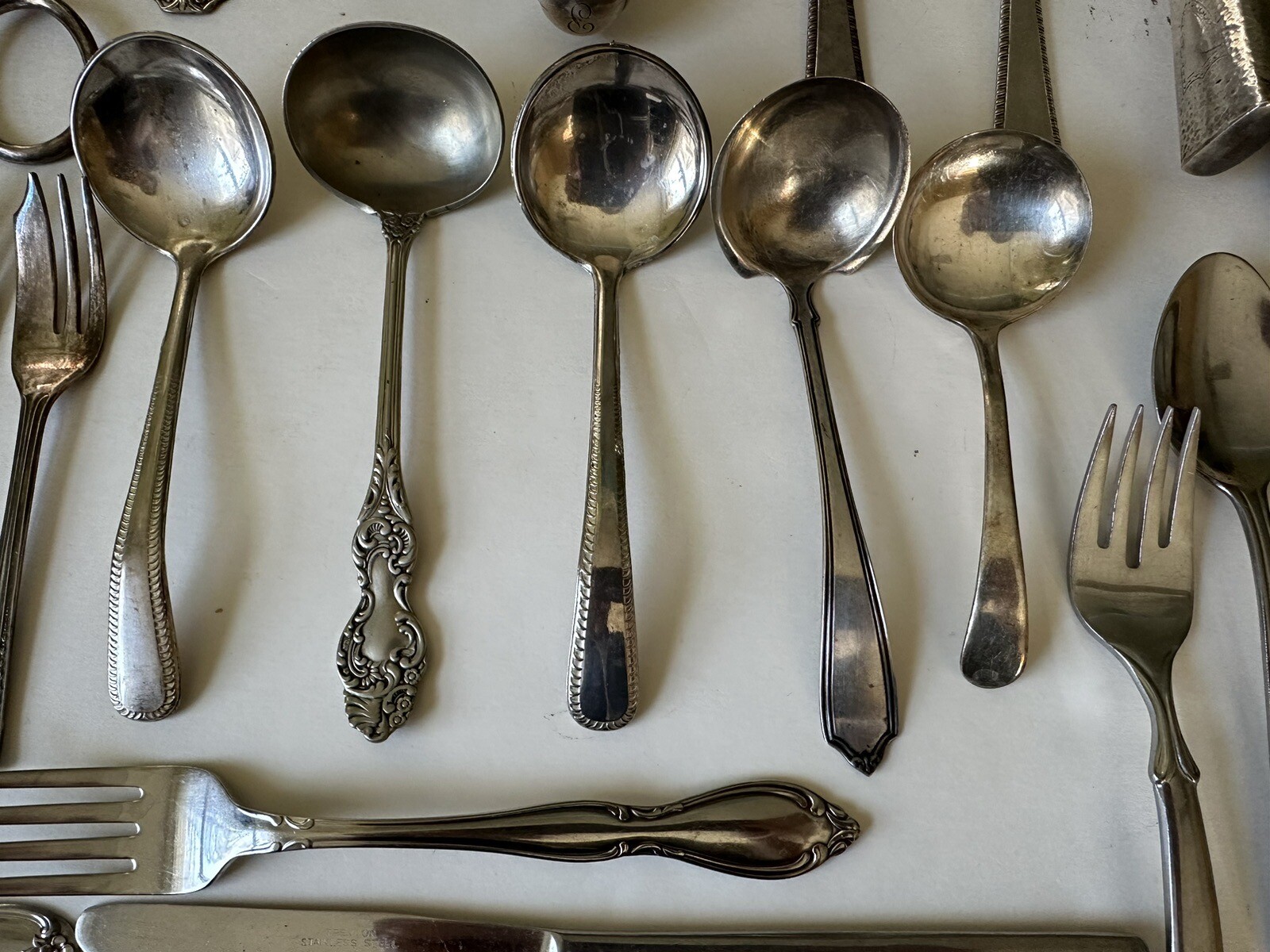 59 pc LOT ASSORTED SILVERPLATE SERVING FLATWARE 1940'S-1980'S STAINLESS