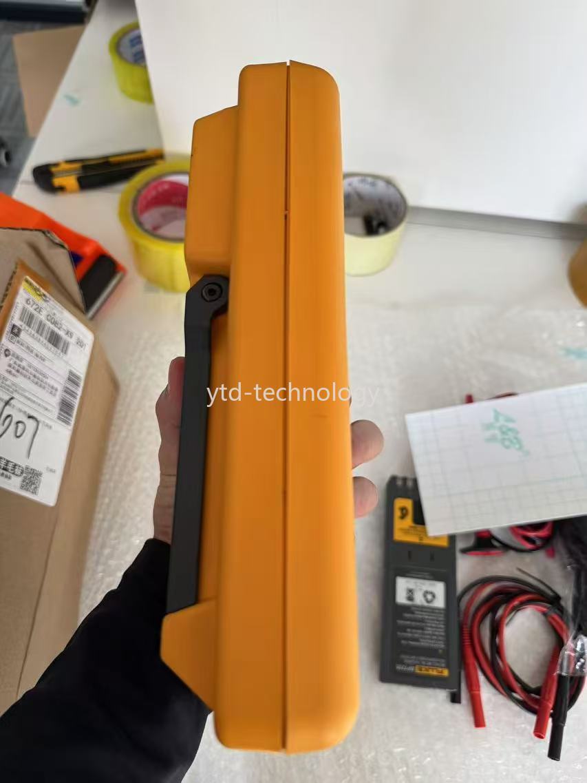Fluke 744 Record multi-function process calibrator/used /DHL