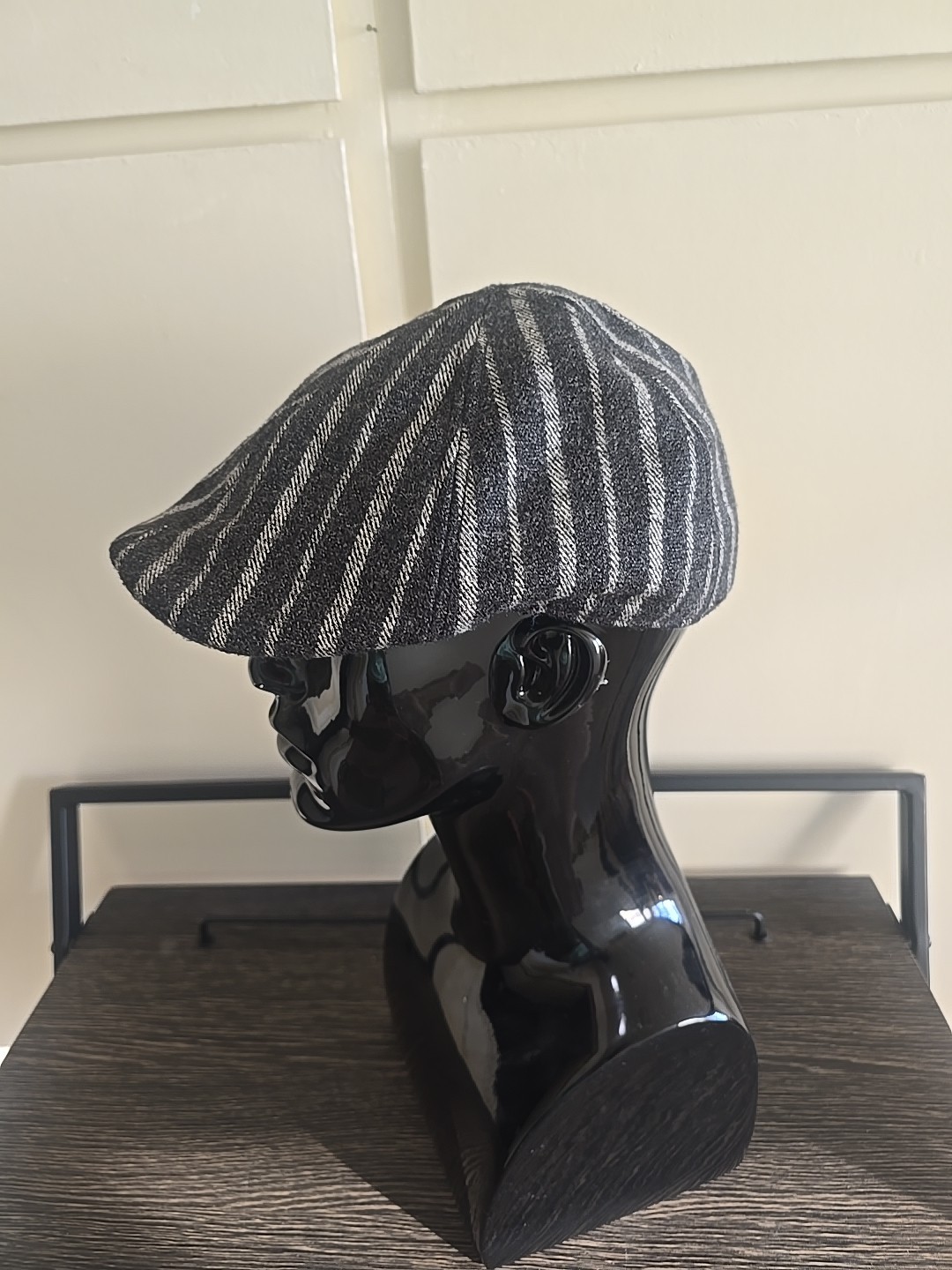 CooperSquare Hat Silk-lined Flat Cap Dark Gray Medium Striped, NEW