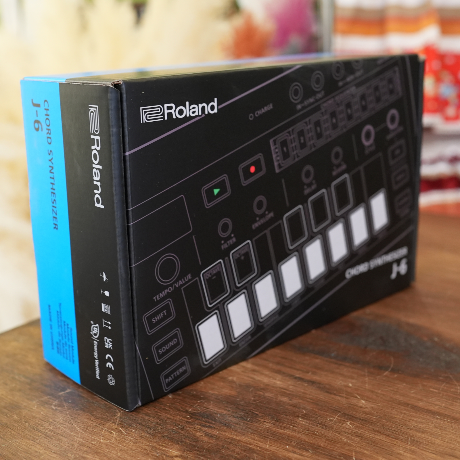 ROLAND J-6 CHORD SYNTHESIZER AIRA COMPACT Sequencer