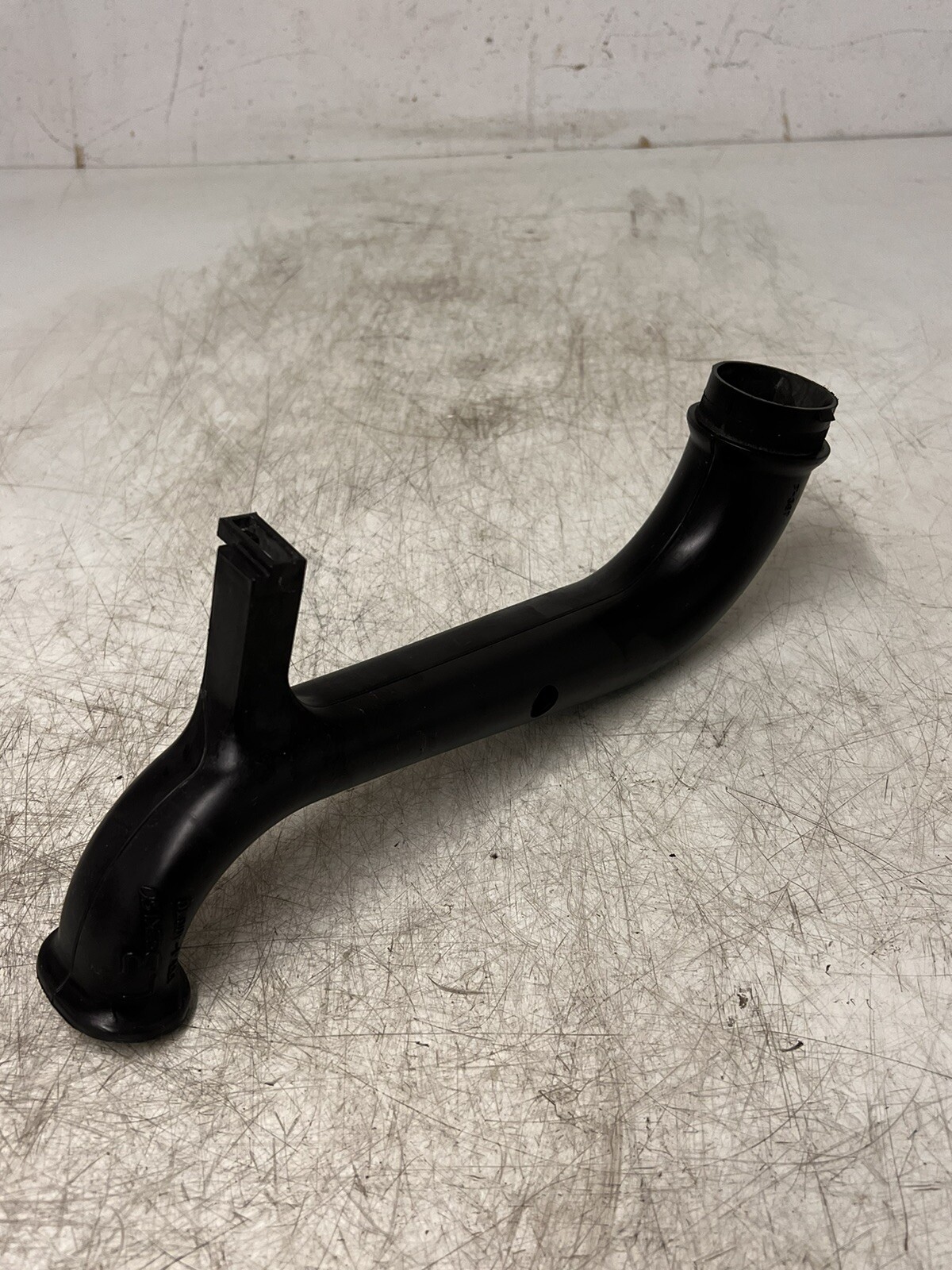 TOYOTA IQ IQ2 2010 AIR INTAKE CLEANER FILTER HOSE PIPE 17751-40070