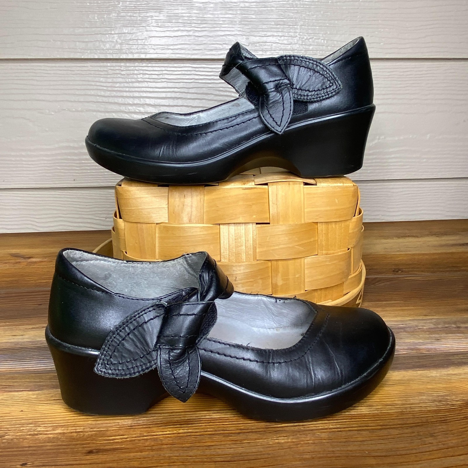 Alegria Shoes Womens Size 7 Black Mary Jane Comfort Slip Resistant 2" heel