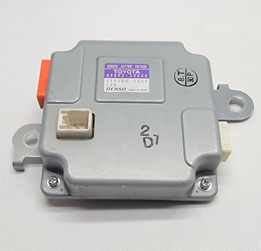 2016-2020 Toyota Mirai 16-18 Lexus ES300h Battery Voltage Sensor ECU 89892-33030