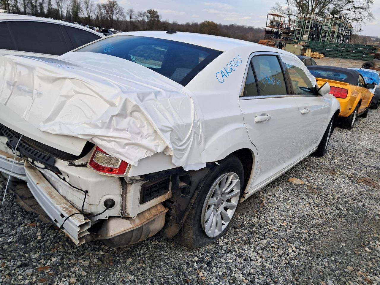 300       2012 Glove Box 4892477