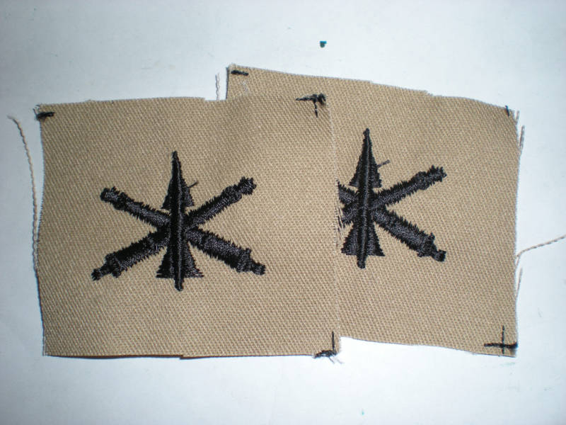 US ARMY DESERT OFFICER AIR DEFENSE ART COLLAR INSIGNIA