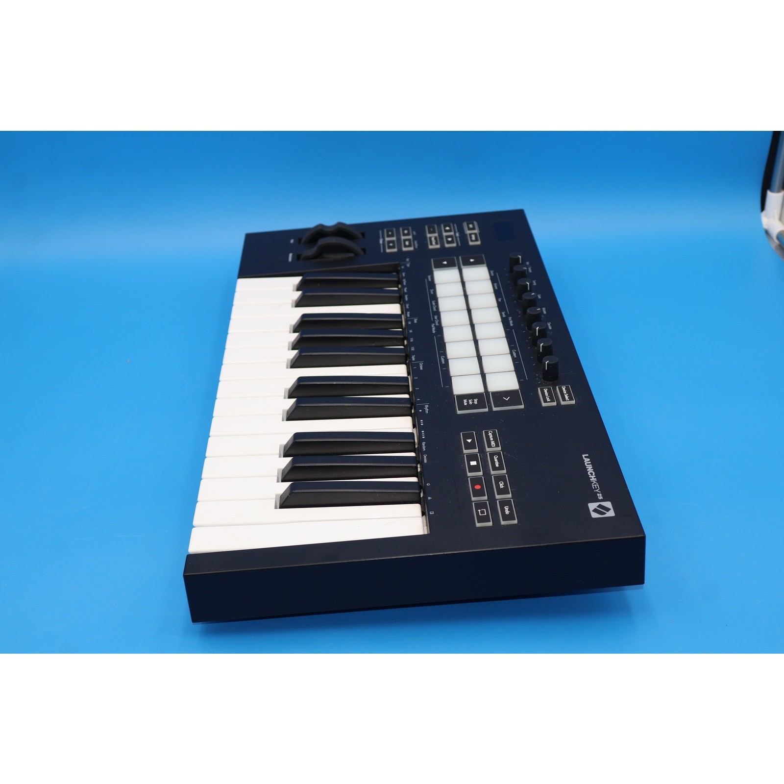 Novation Launchkey 25 MK3 USB MIDI Keyboard Controller w/ USB Cable